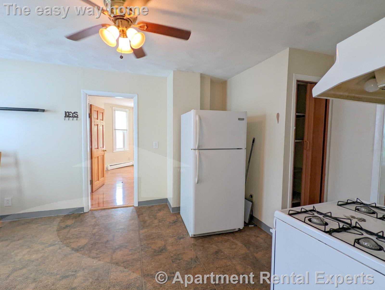 9 Lowell Ter, Magoun Square