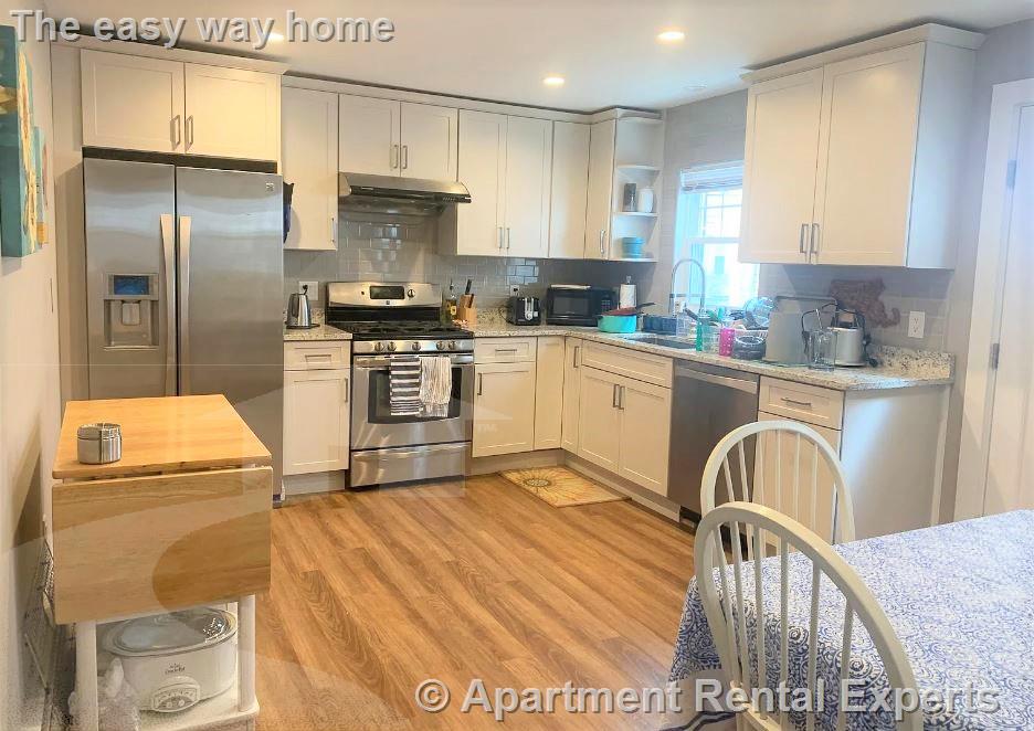 80 Bonair St, Winter Hill