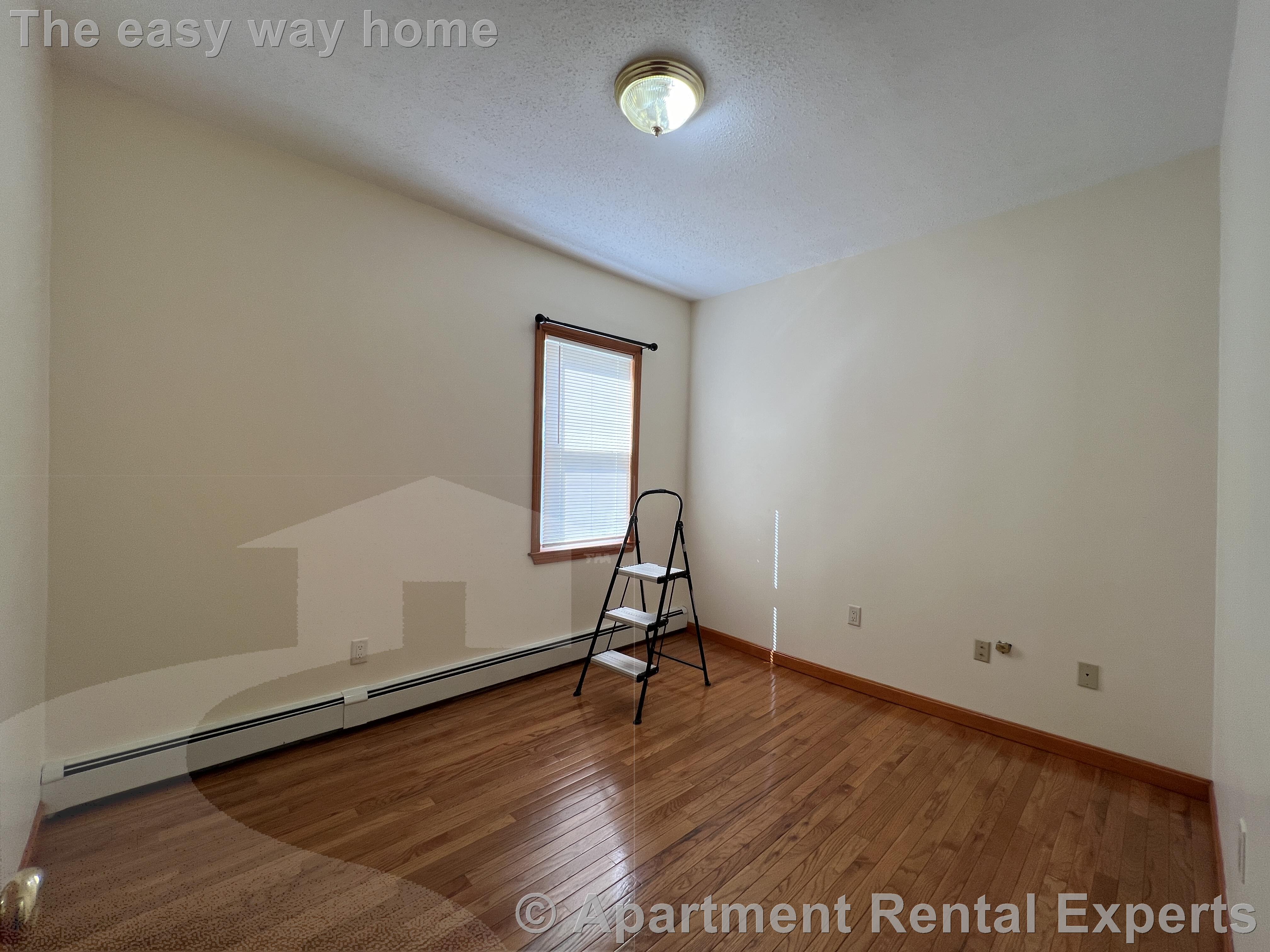 37 Flint St, East Somerville