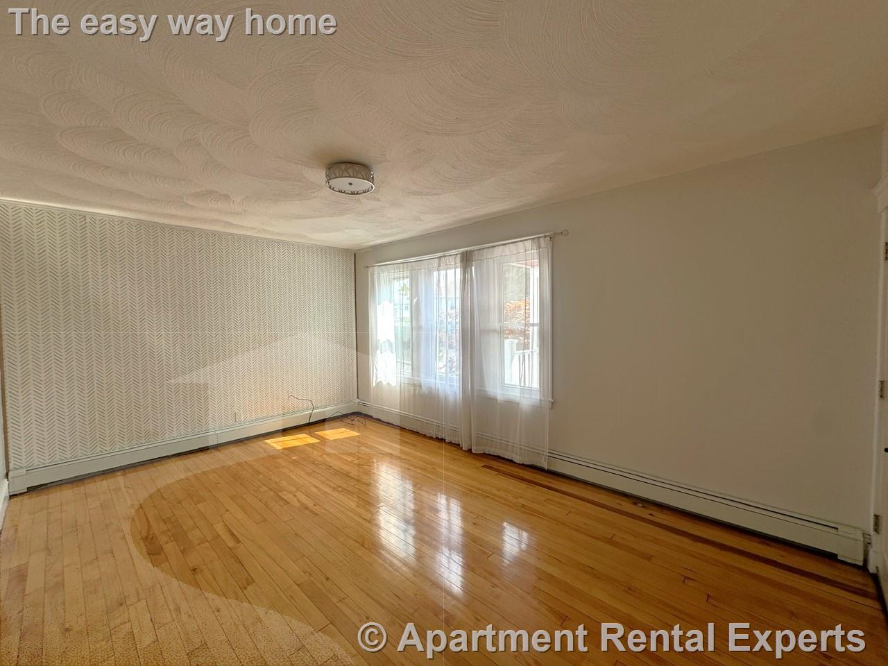 77 Fairfax St, Tufts