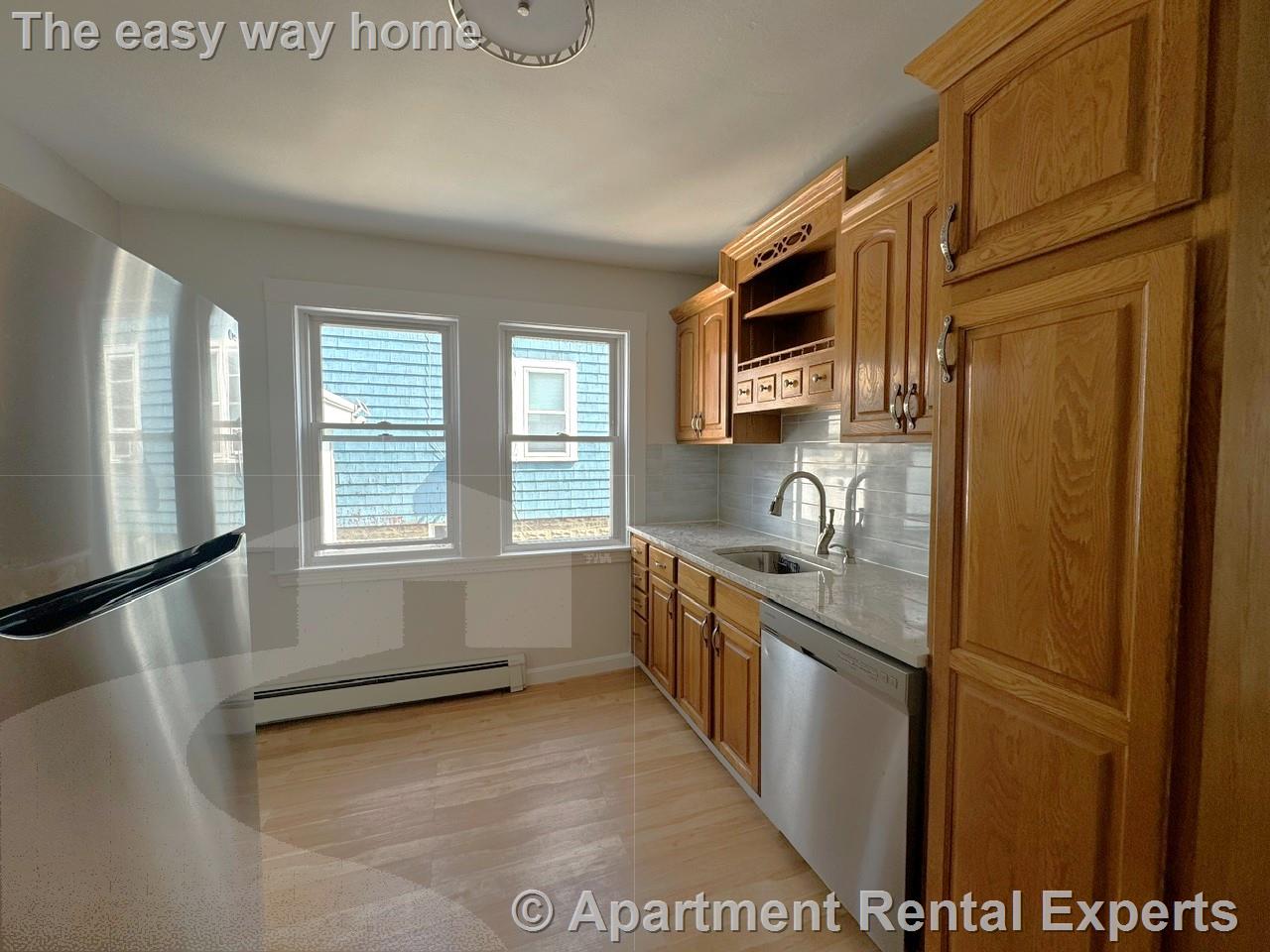 77 Fairfax St, Tufts