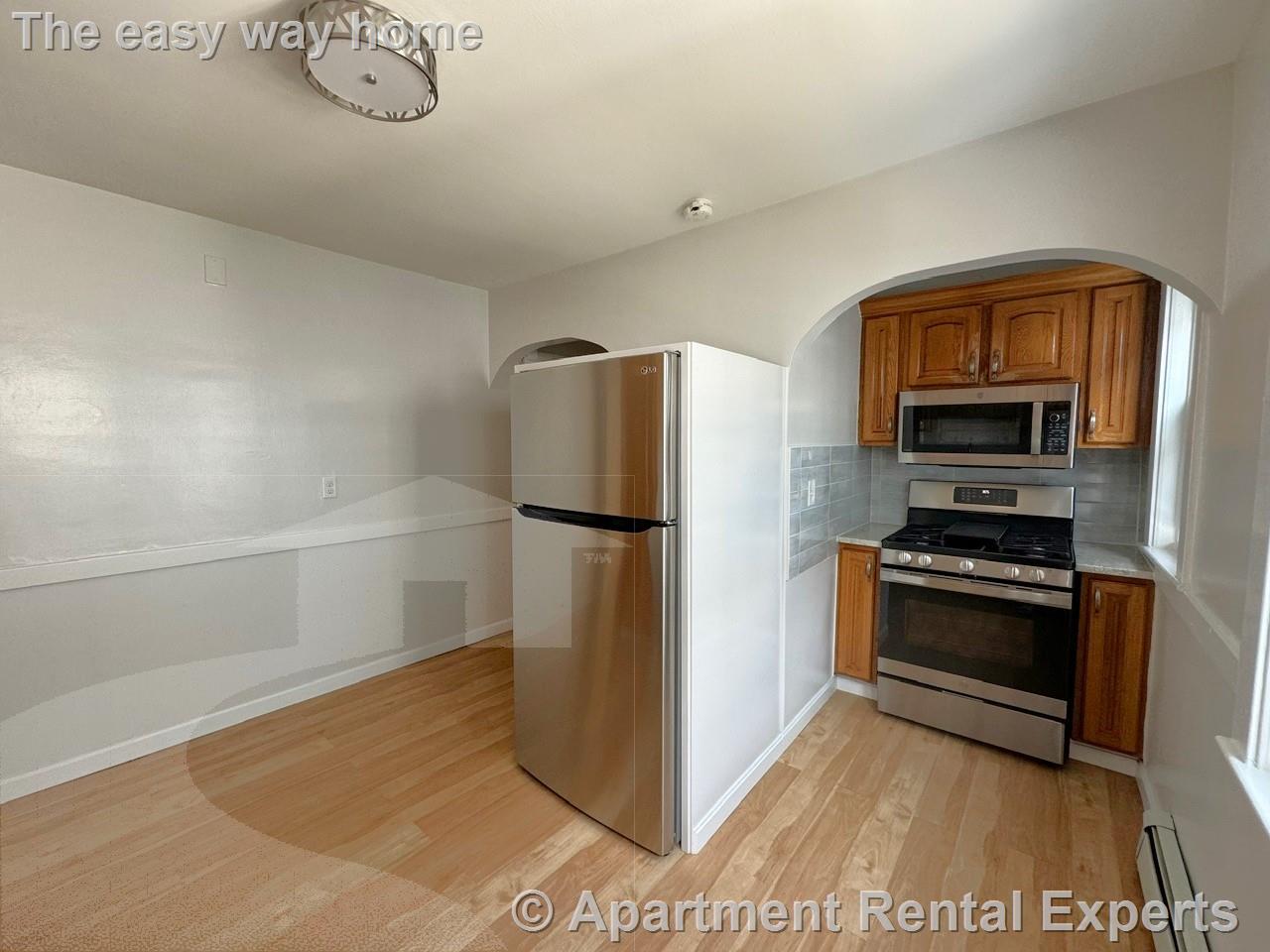 77 Fairfax St, Tufts