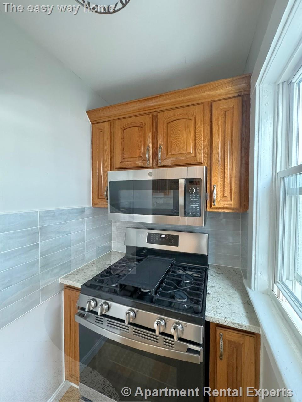 77 Fairfax St, Tufts