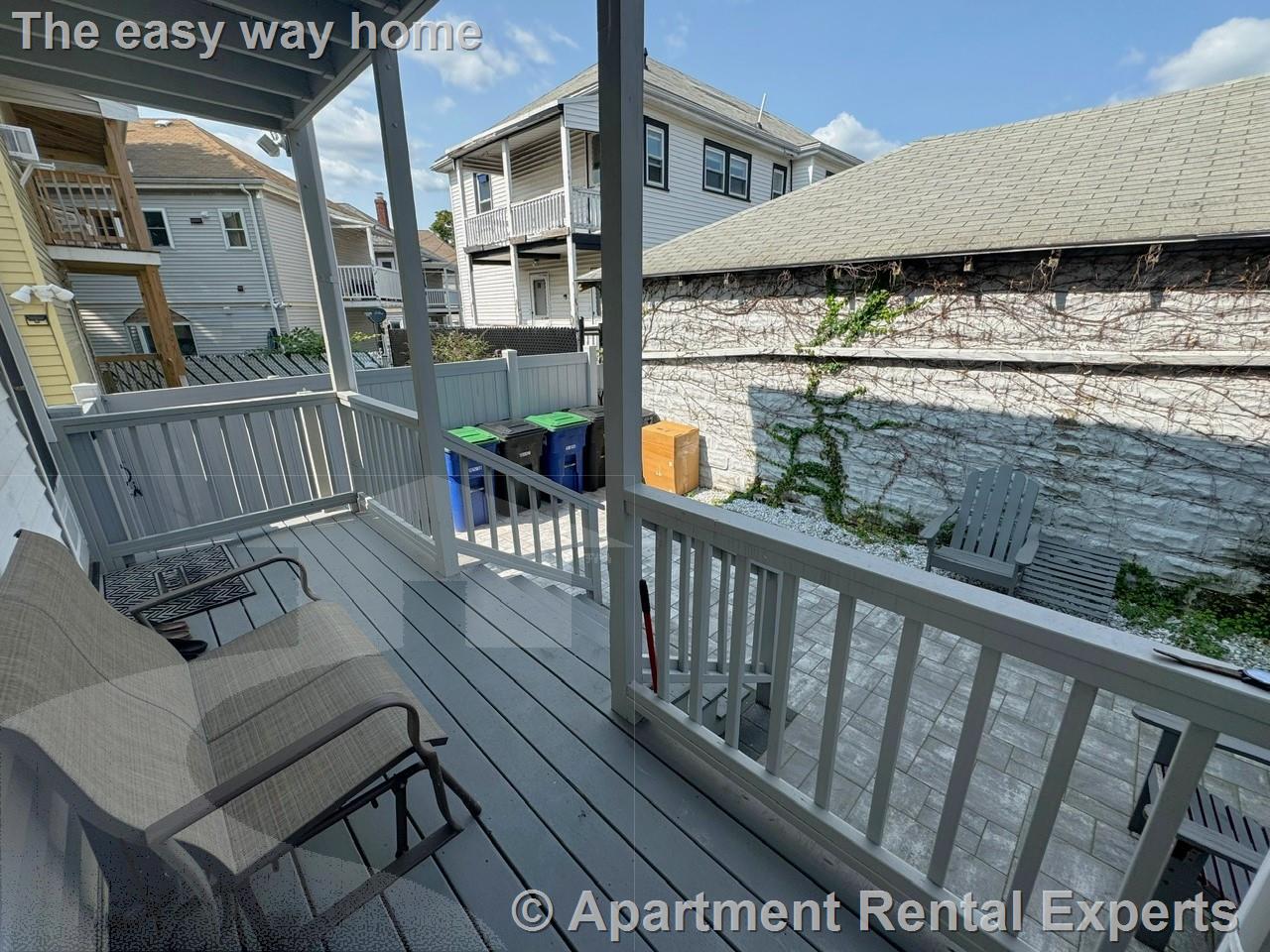 77 Fairfax St, Tufts