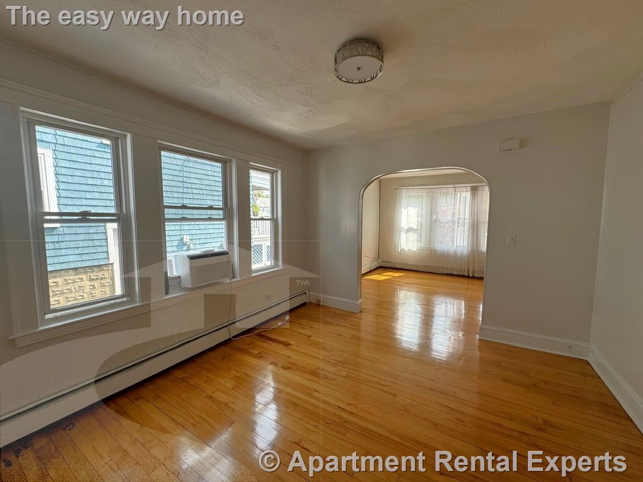 77 Fairfax St, Tufts