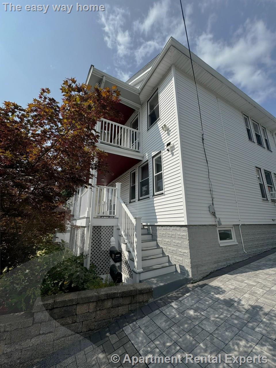 77 Fairfax St, Tufts