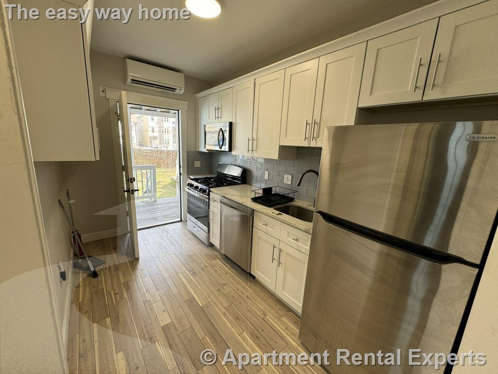 19 Otis St, East Somerville