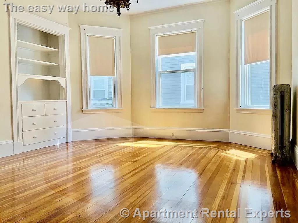 45 Mason St, Davis Square