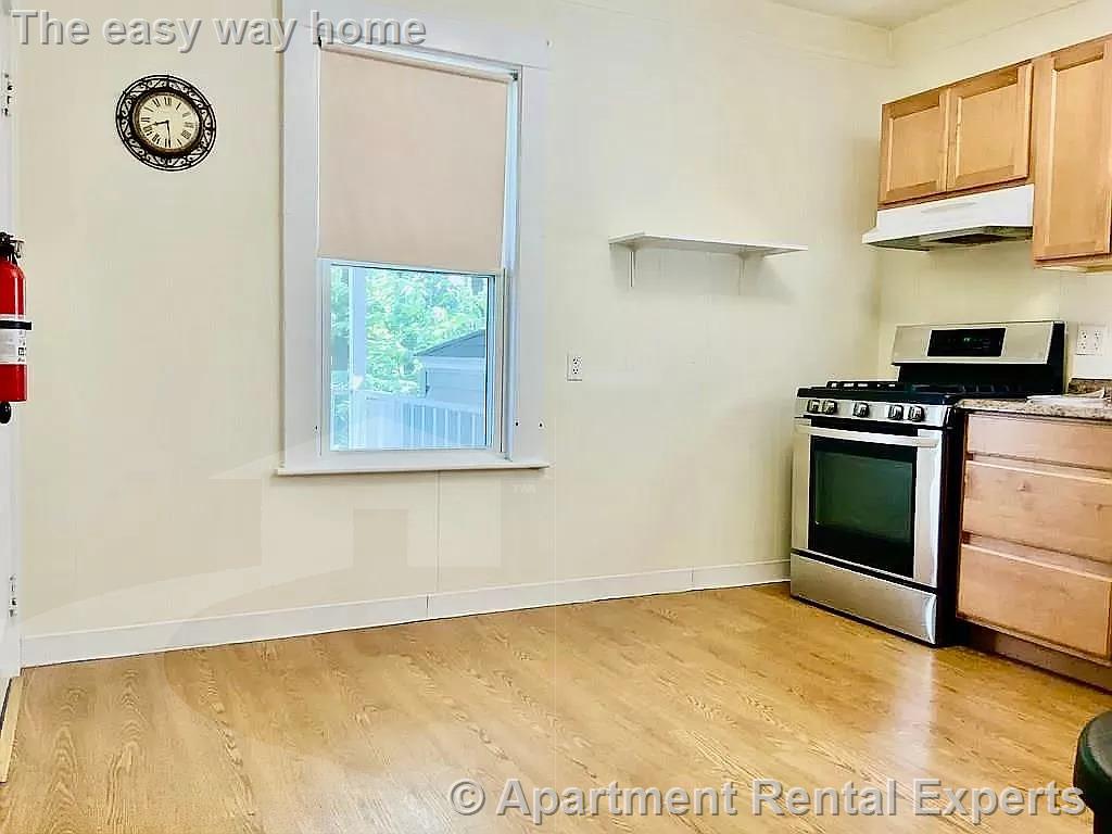 45 Mason St, Davis Square