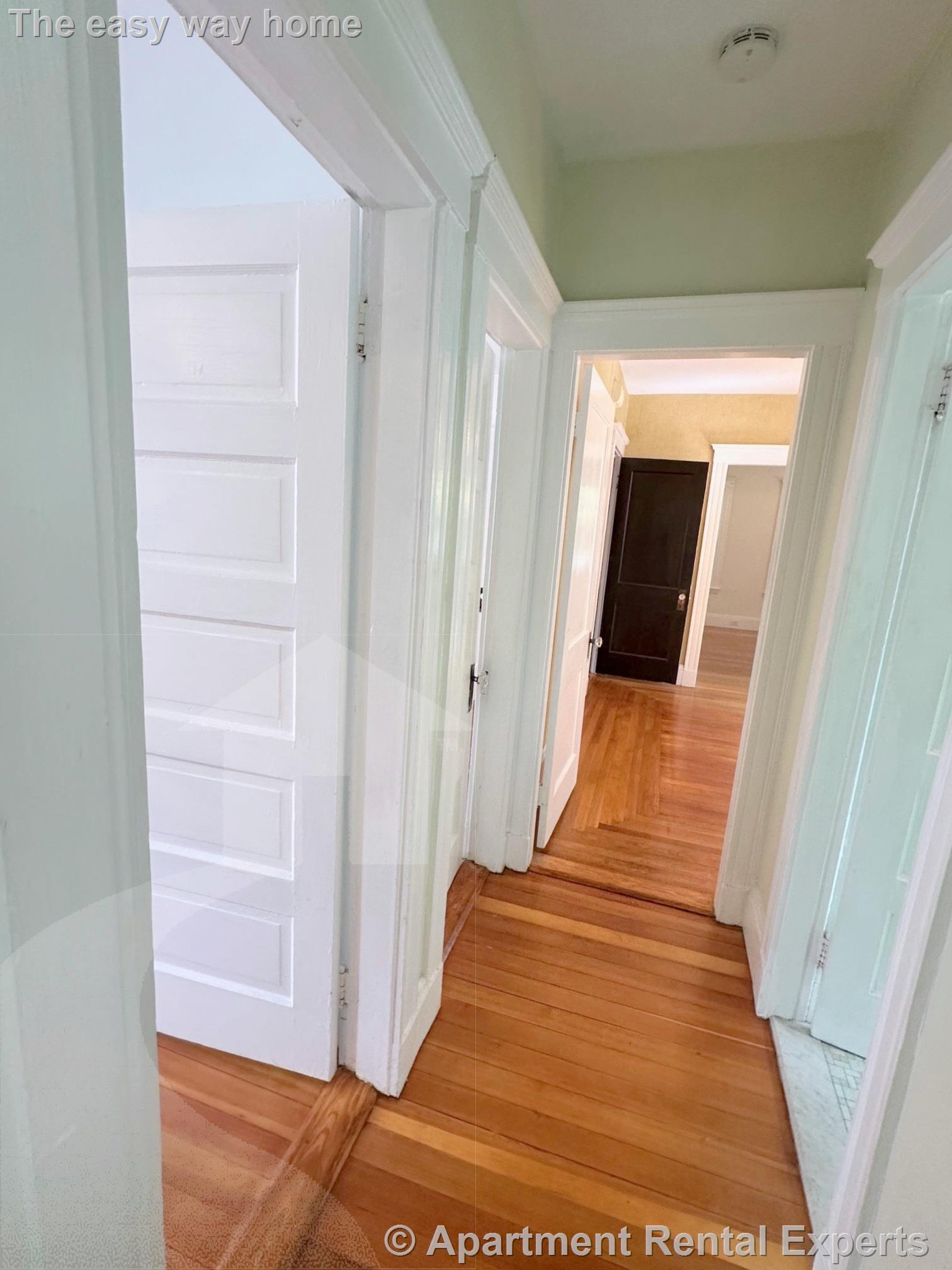 42 Whitfield Rd, Tufts