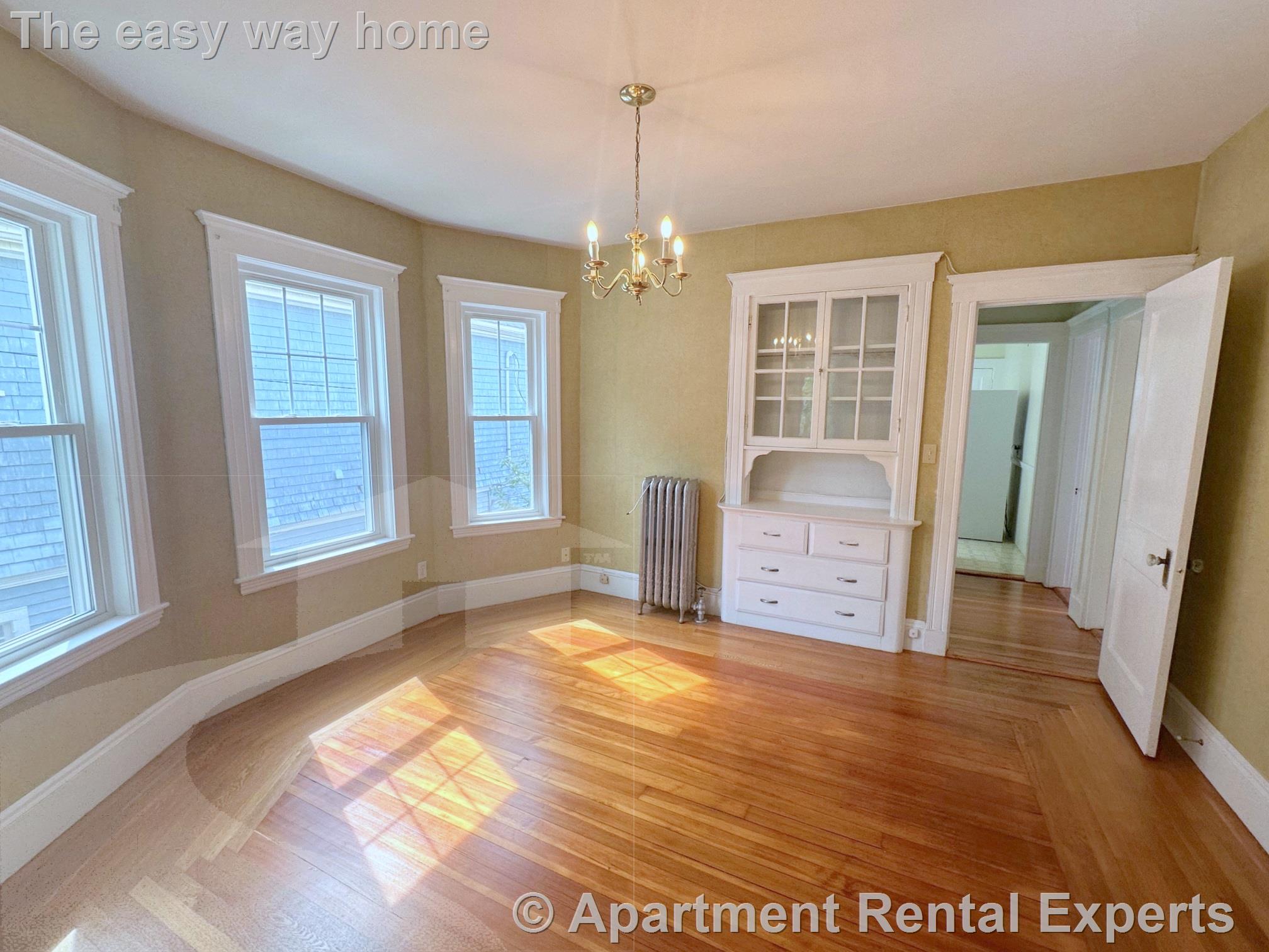 42 Whitfield Rd, Tufts