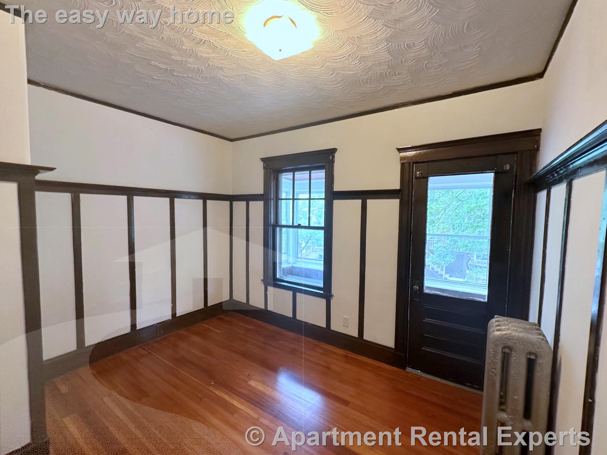 42 Whitfield Rd, Tufts