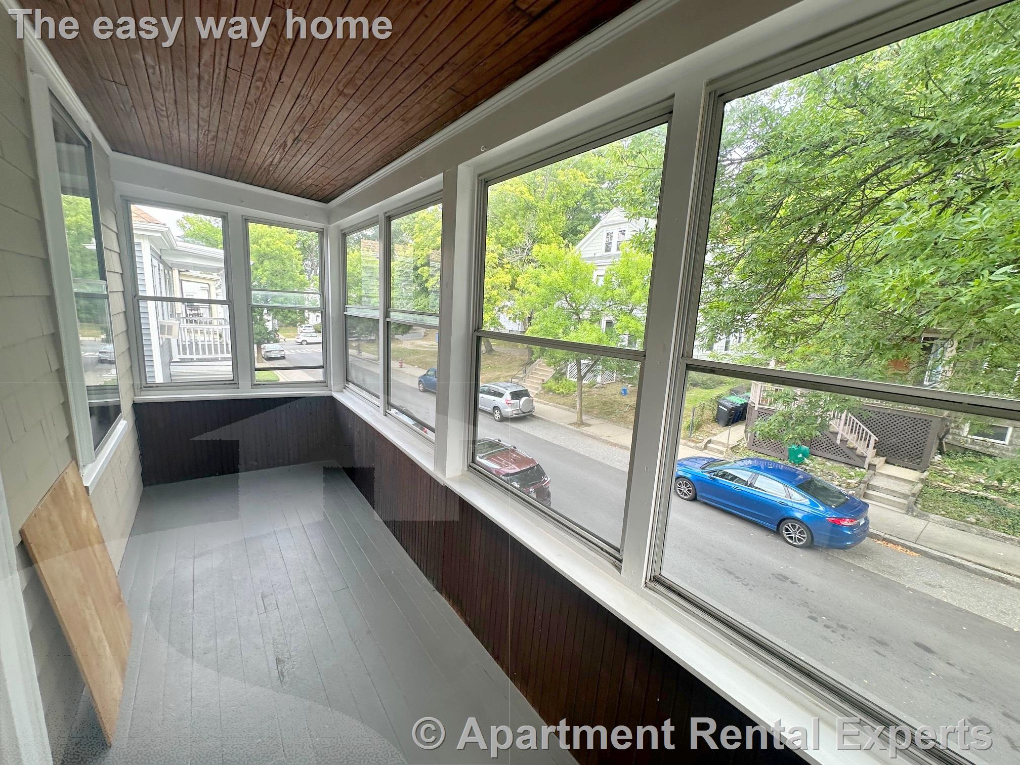 42 Whitfield Rd, Tufts