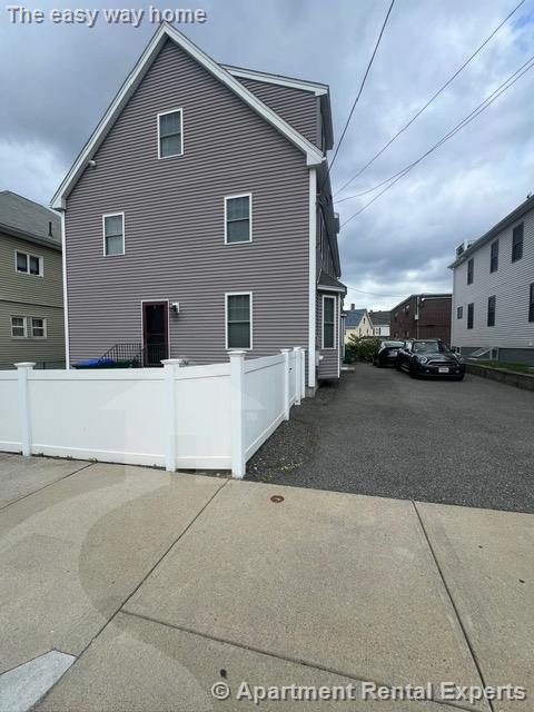 64 Bow St, Magoun Square