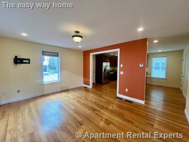 64 Bow St, Magoun Square