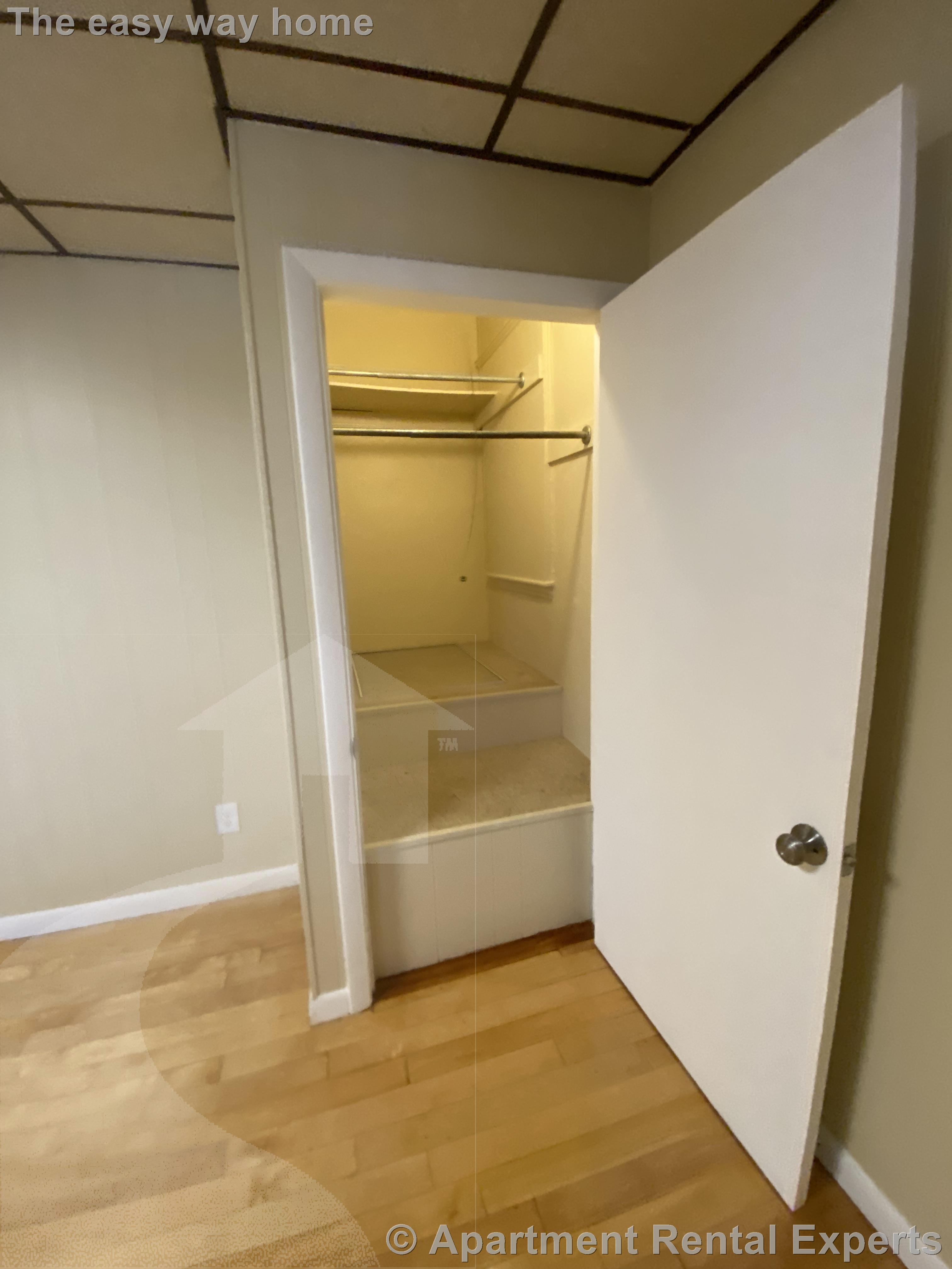 58 Stanley Ave, Tufts