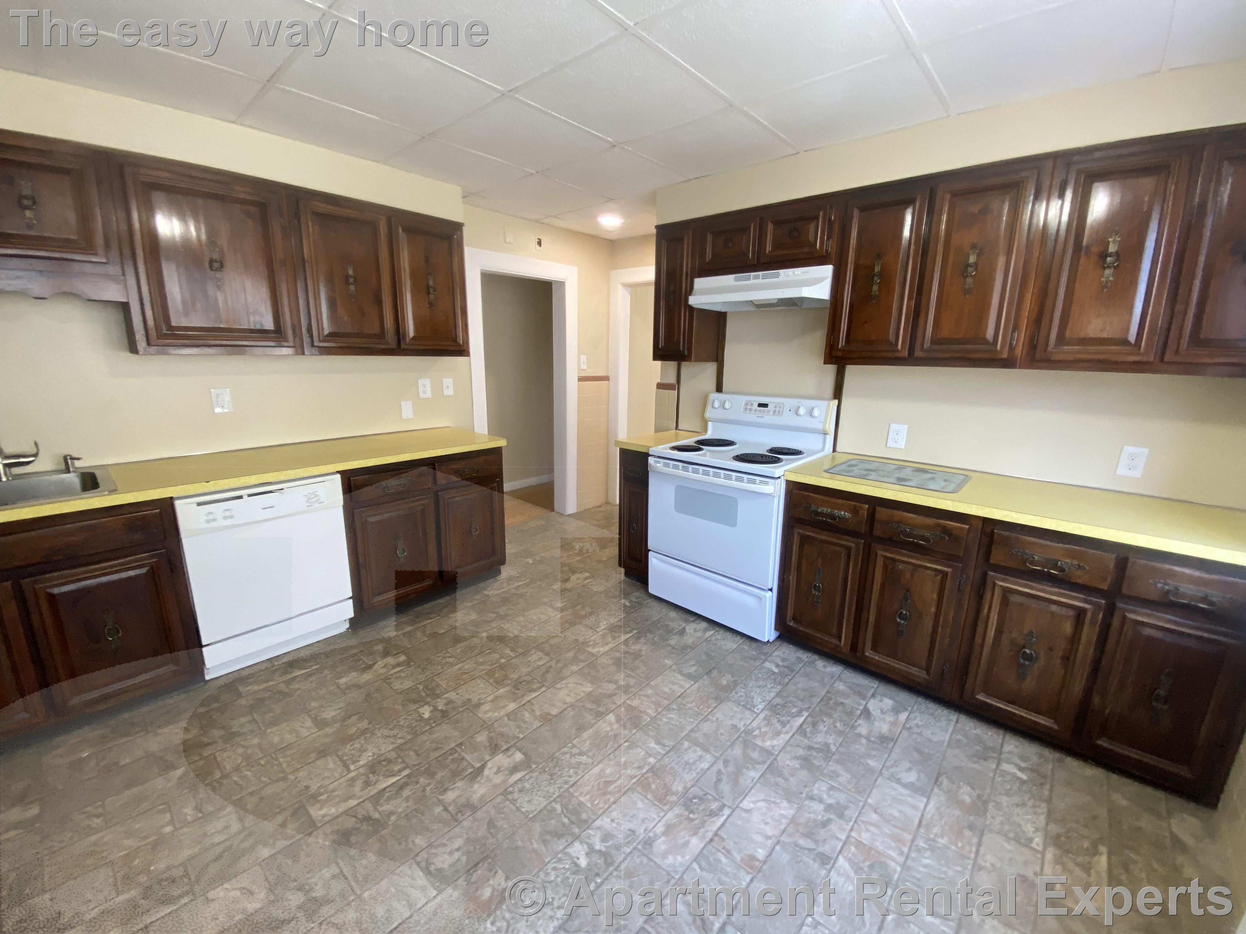 58 Stanley Ave, Tufts