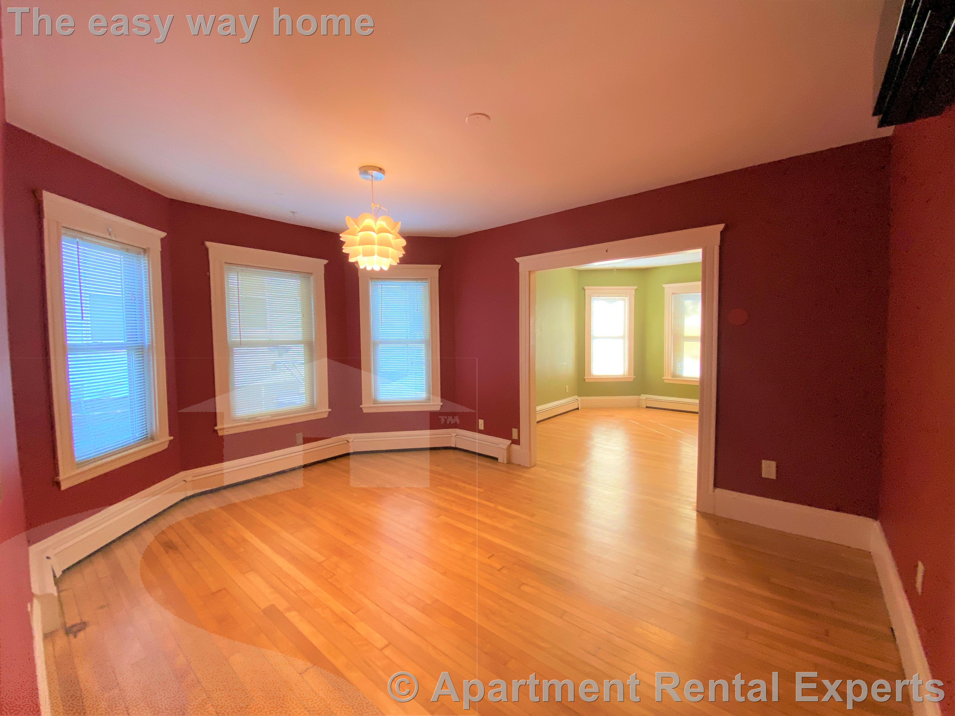 49 Russell Rd, Teele Square