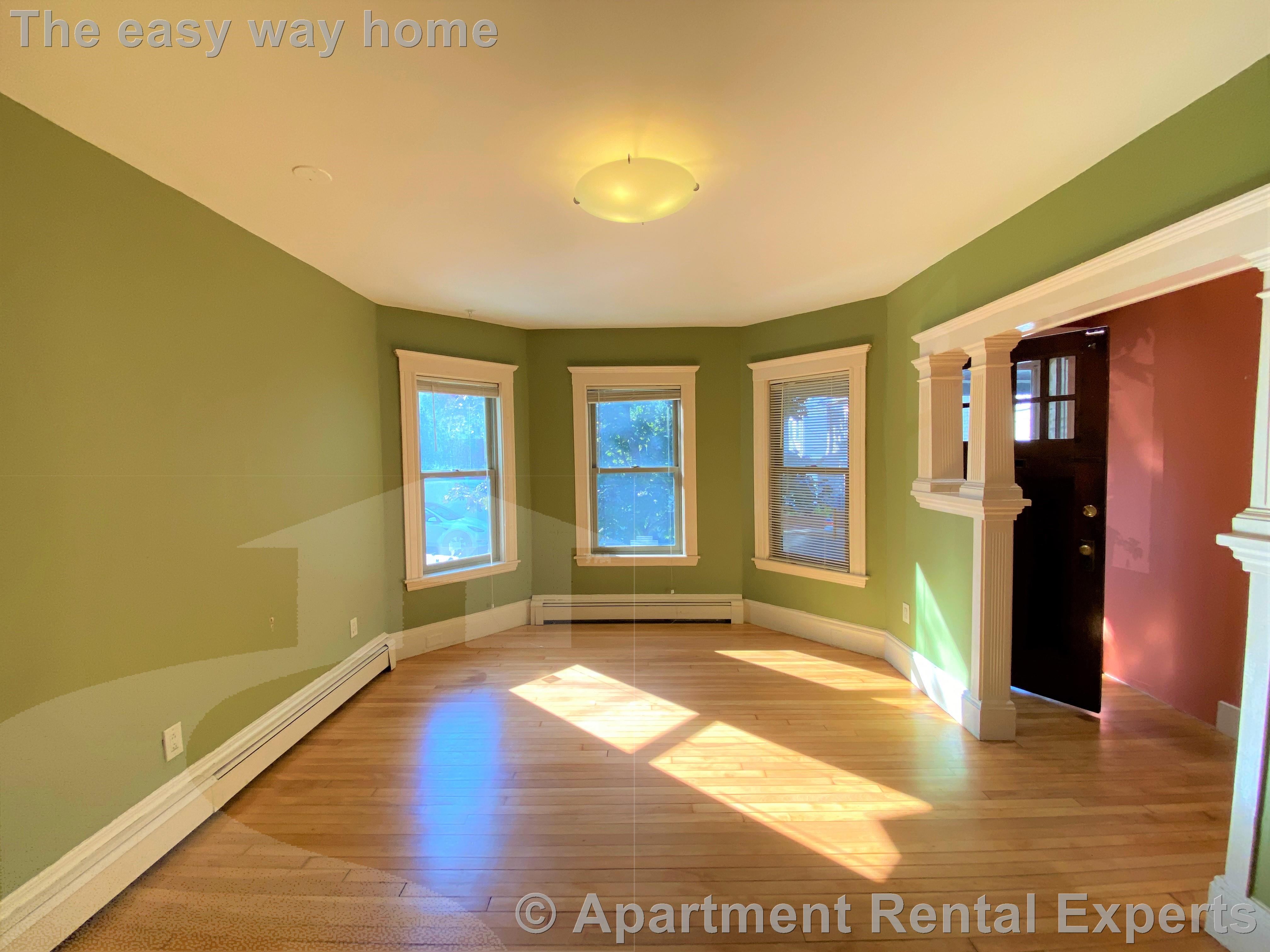 49 Russell Rd, Teele Square