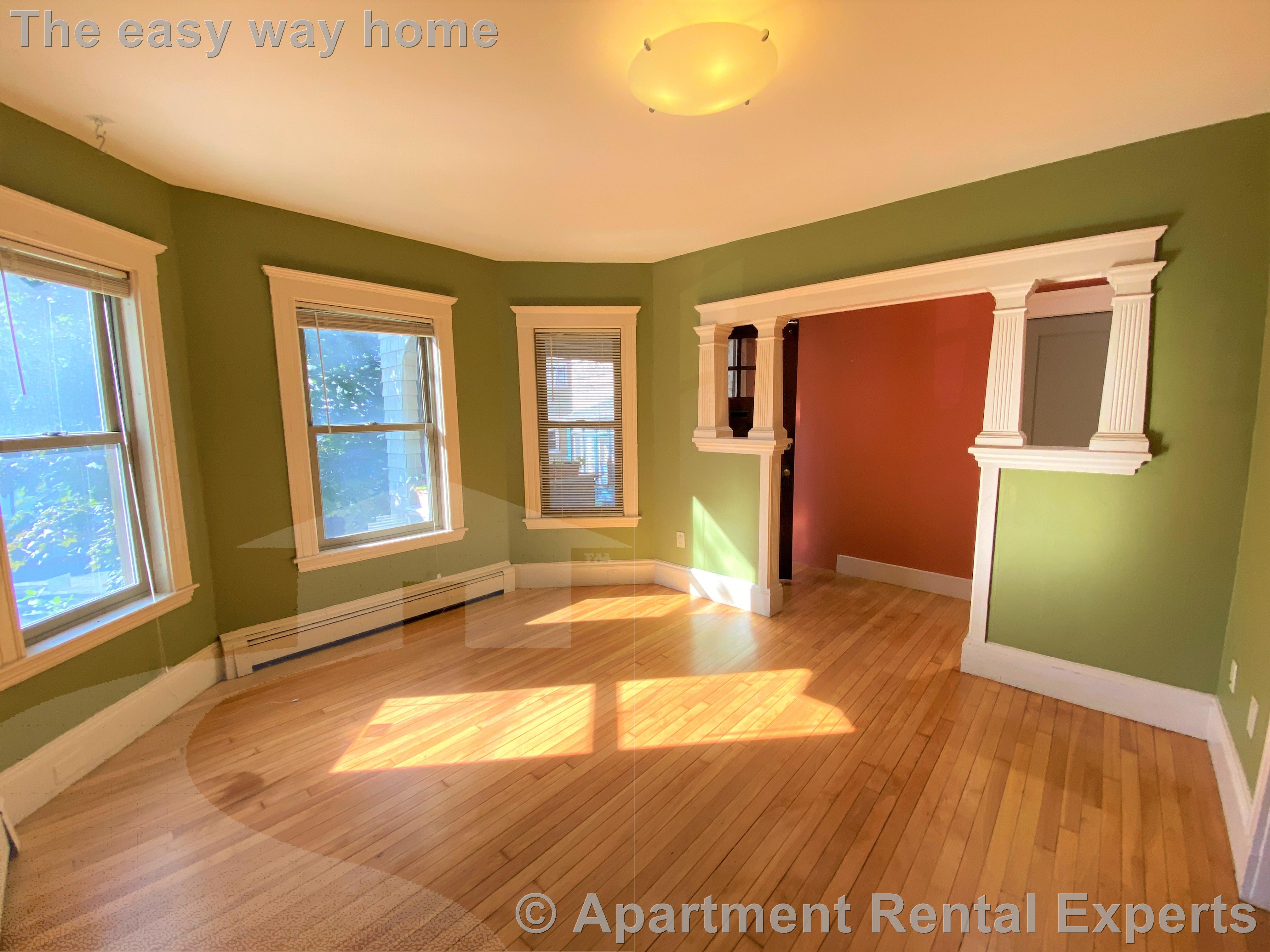 49 Russell Rd, Teele Square