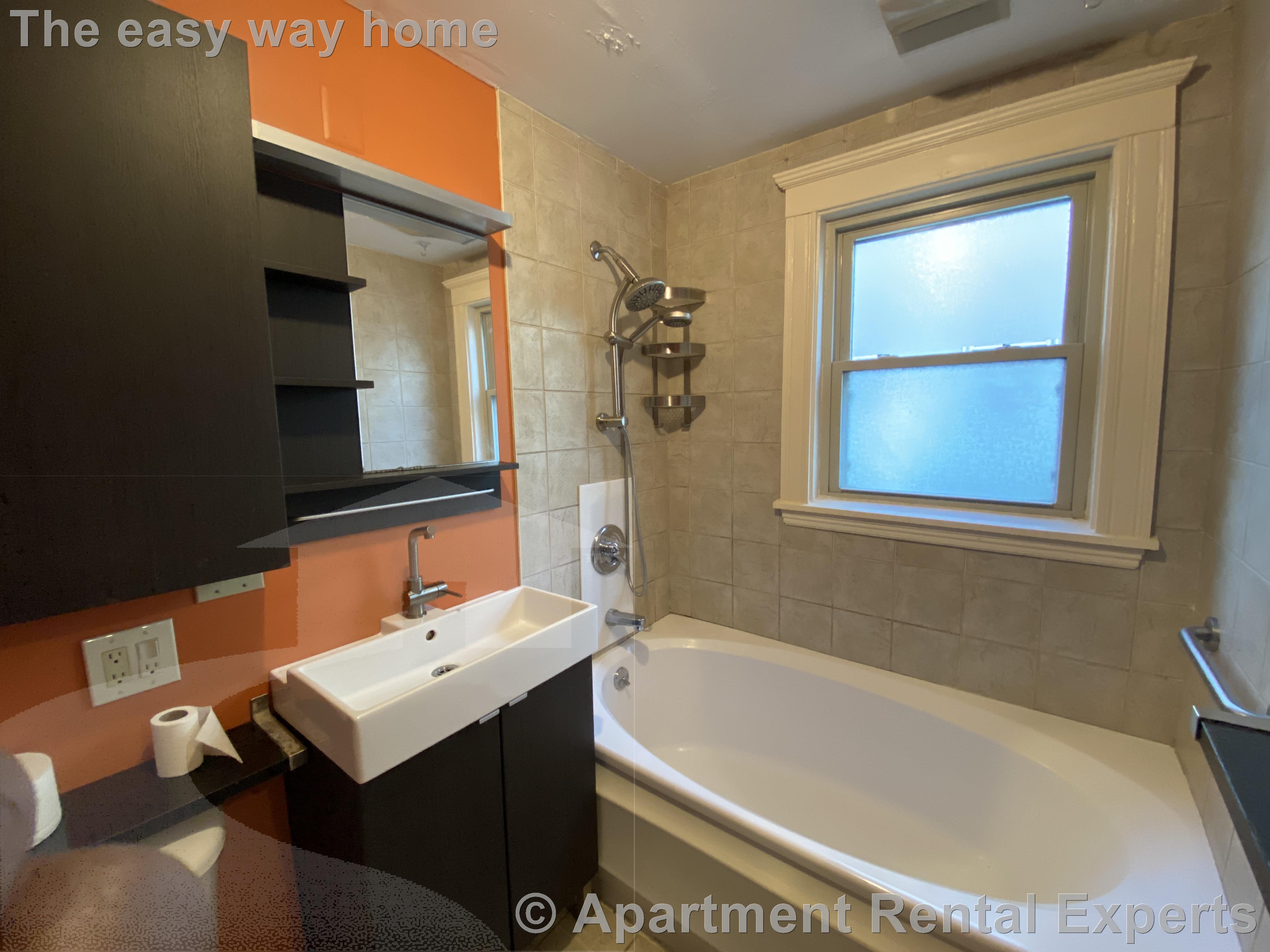 49 Russell Rd, Teele Square