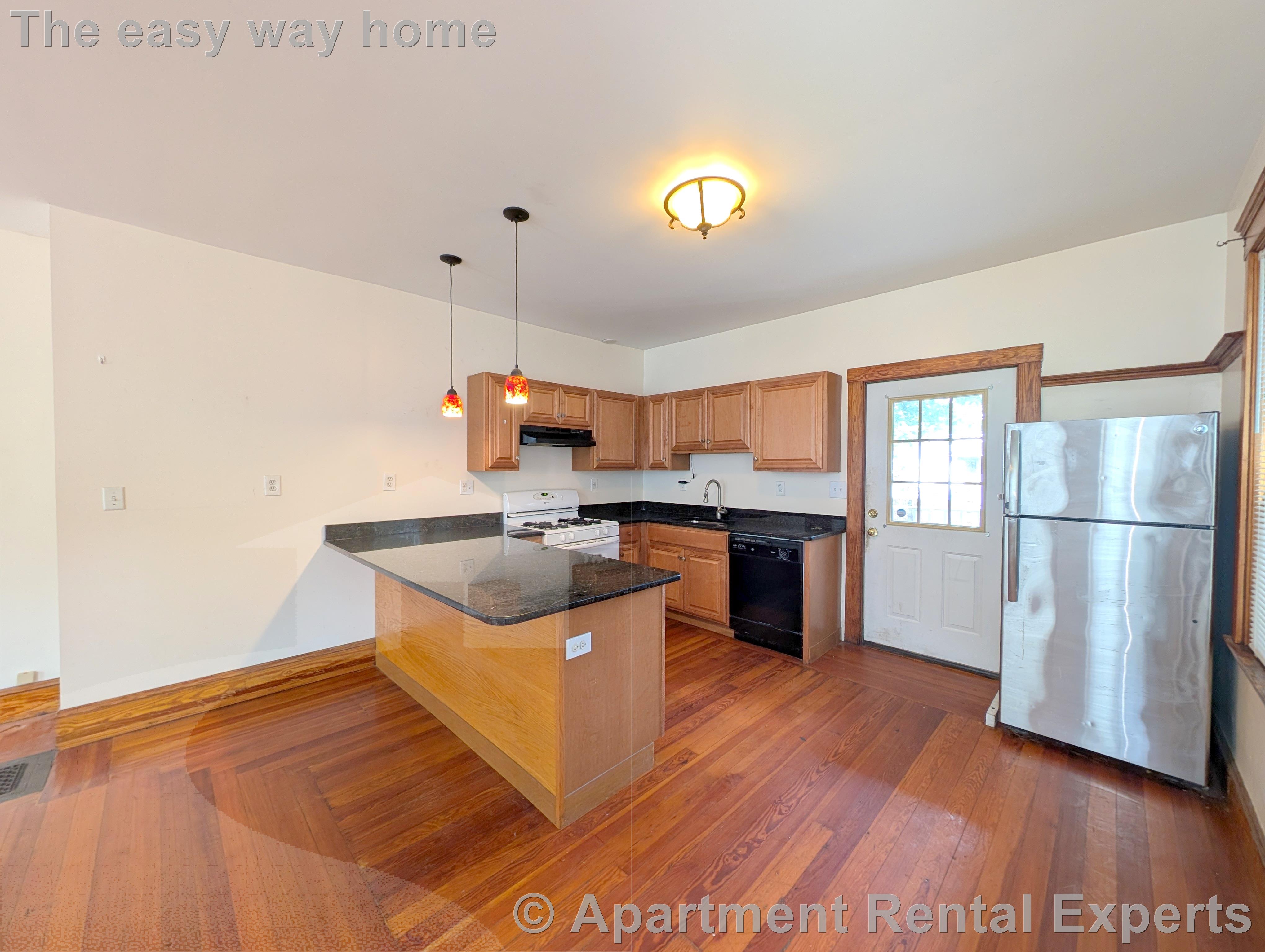 79 Capen St, Tufts