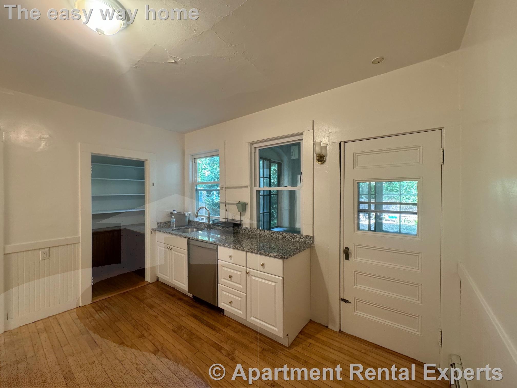 99 Lexington Ave, Huron Village