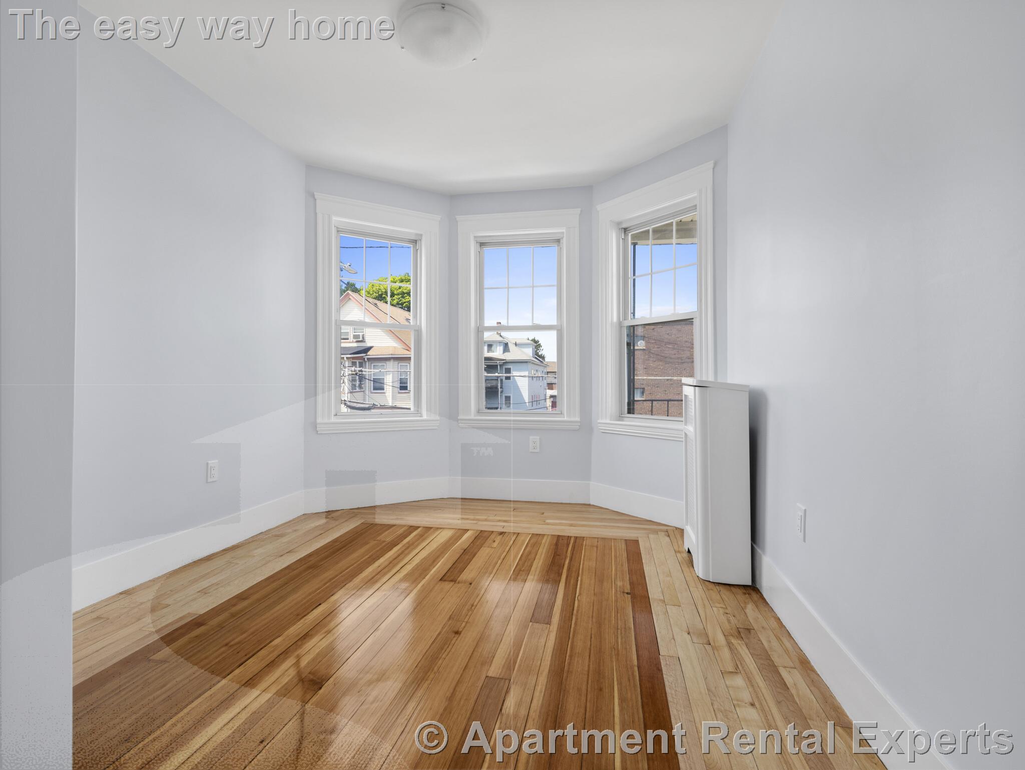 14 Windsor Rd, Tufts