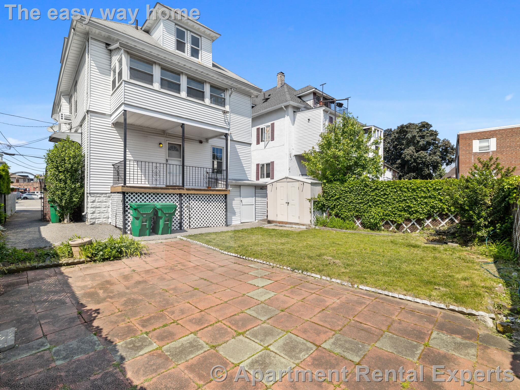 14 Windsor Rd, Tufts
