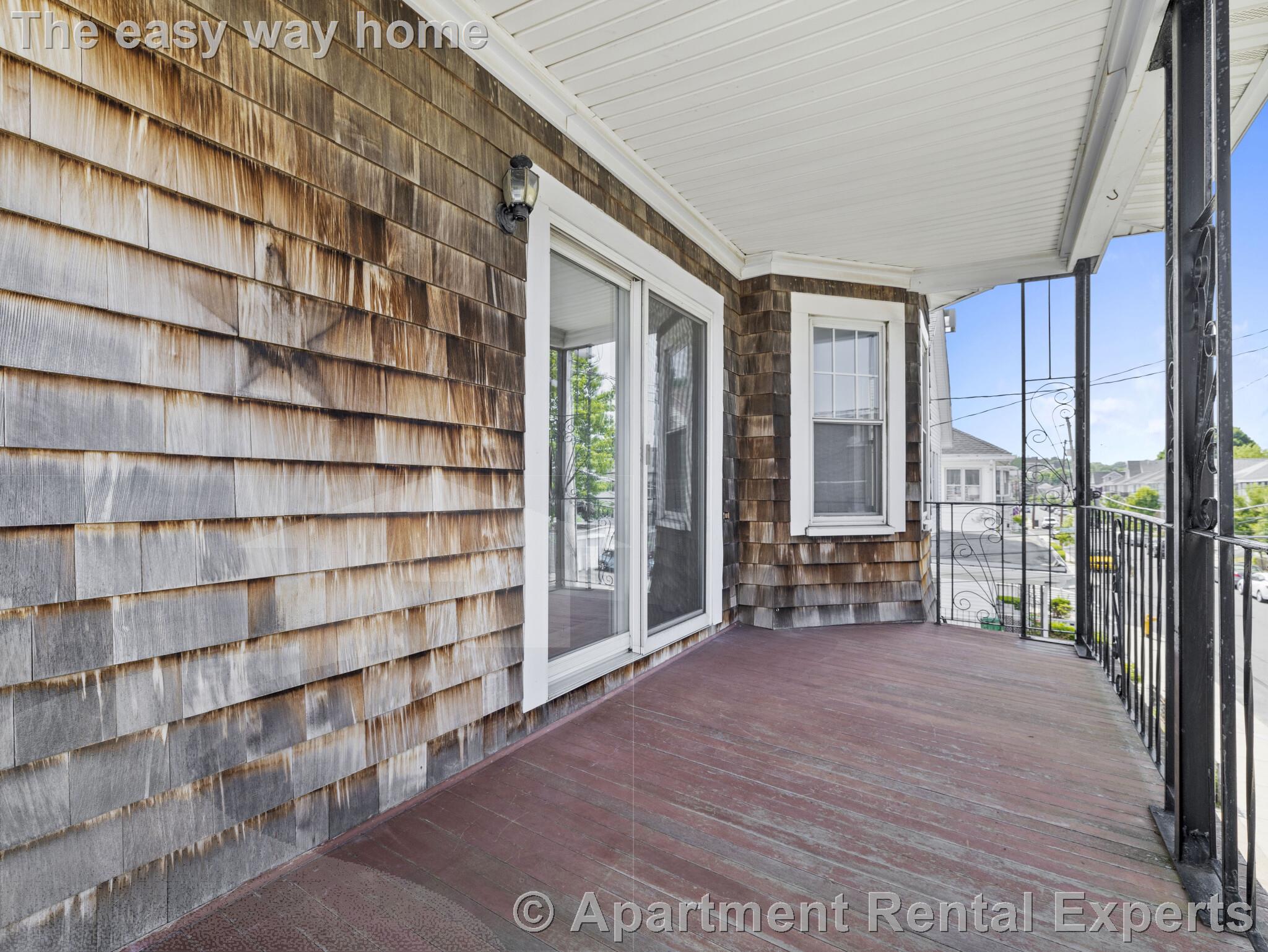 14 Windsor Rd, Tufts