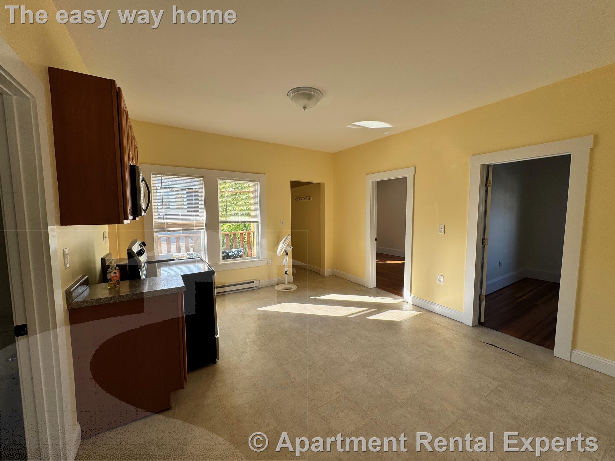 186 Lowell St, Spring Hill