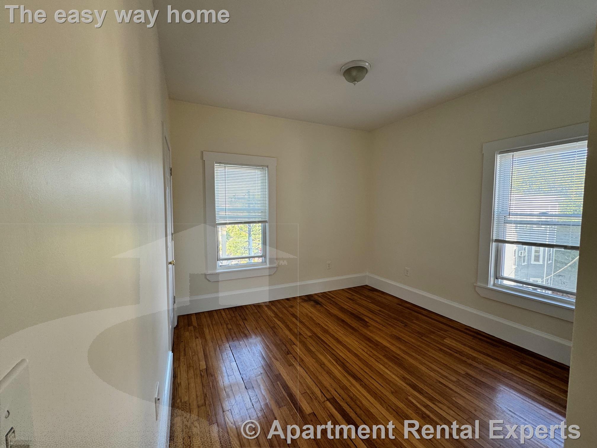 186 Lowell St, Spring Hill