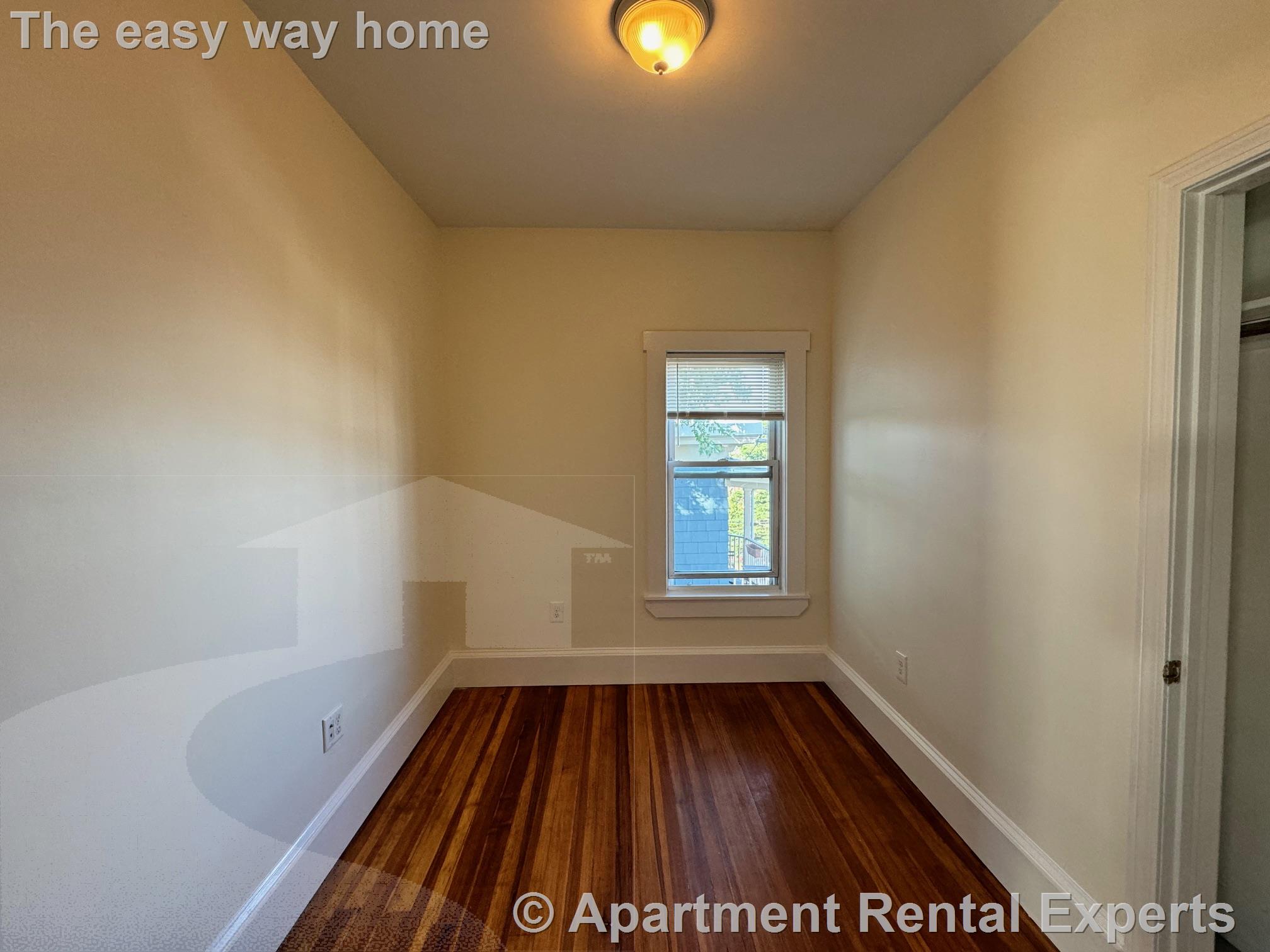 186 Lowell St, Spring Hill