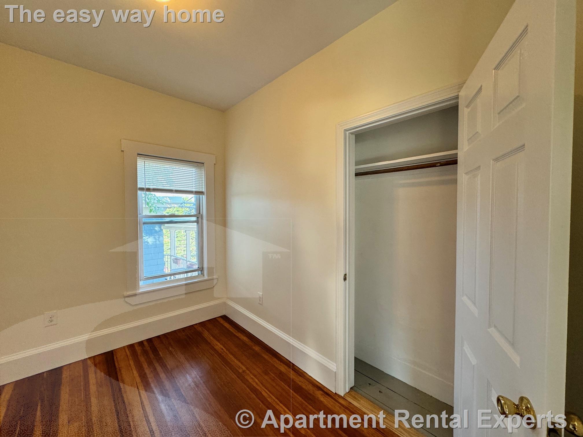 186 Lowell St, Spring Hill