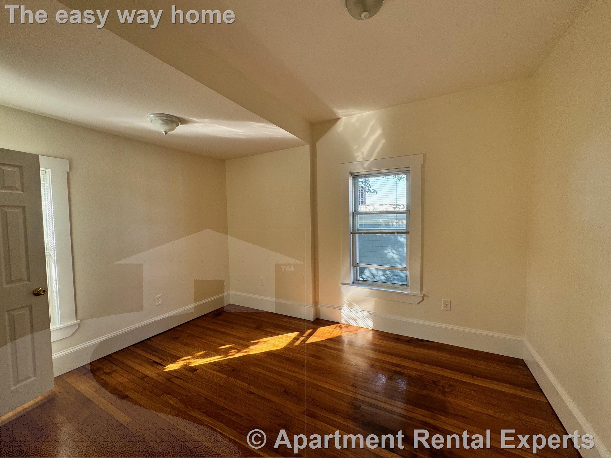 186 Lowell St, Spring Hill