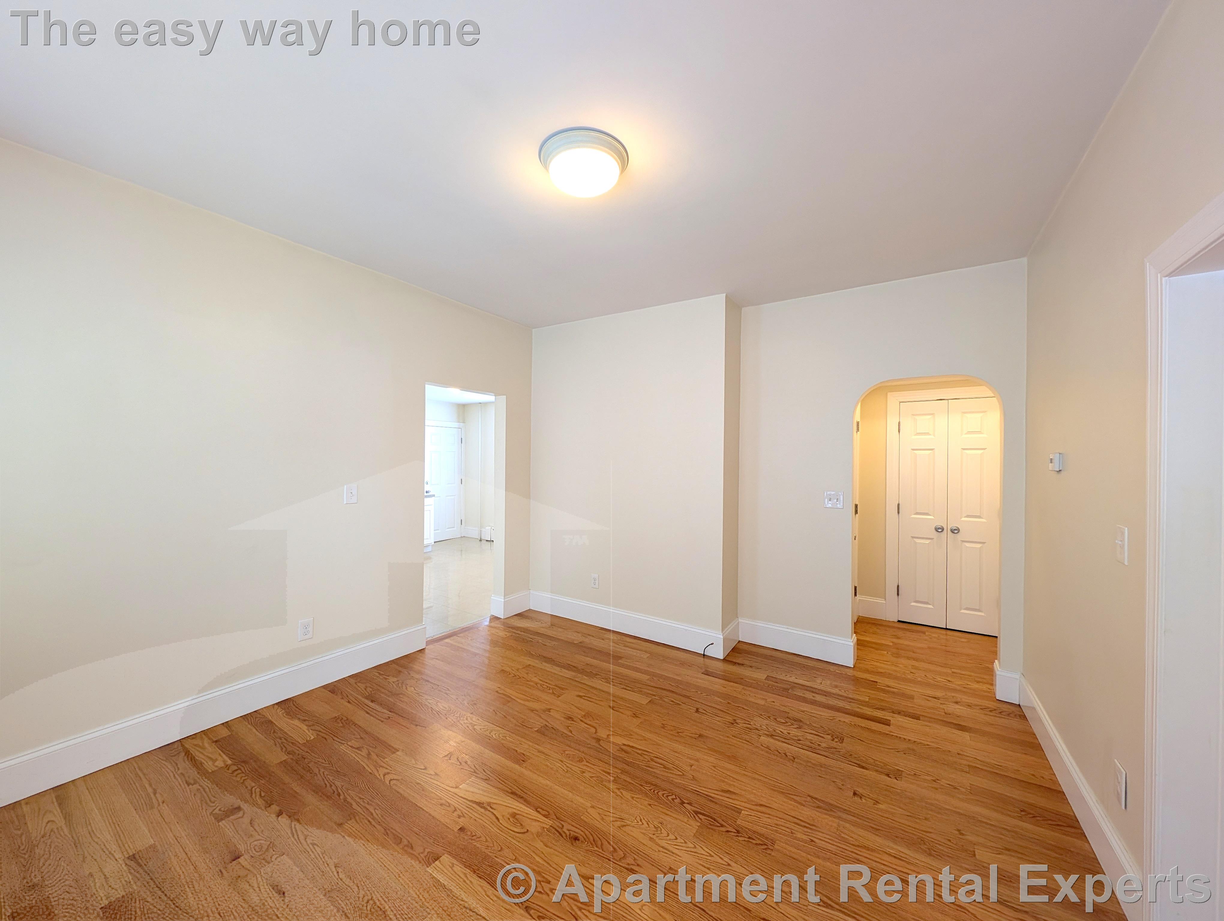 586 Main St, Magoun Square