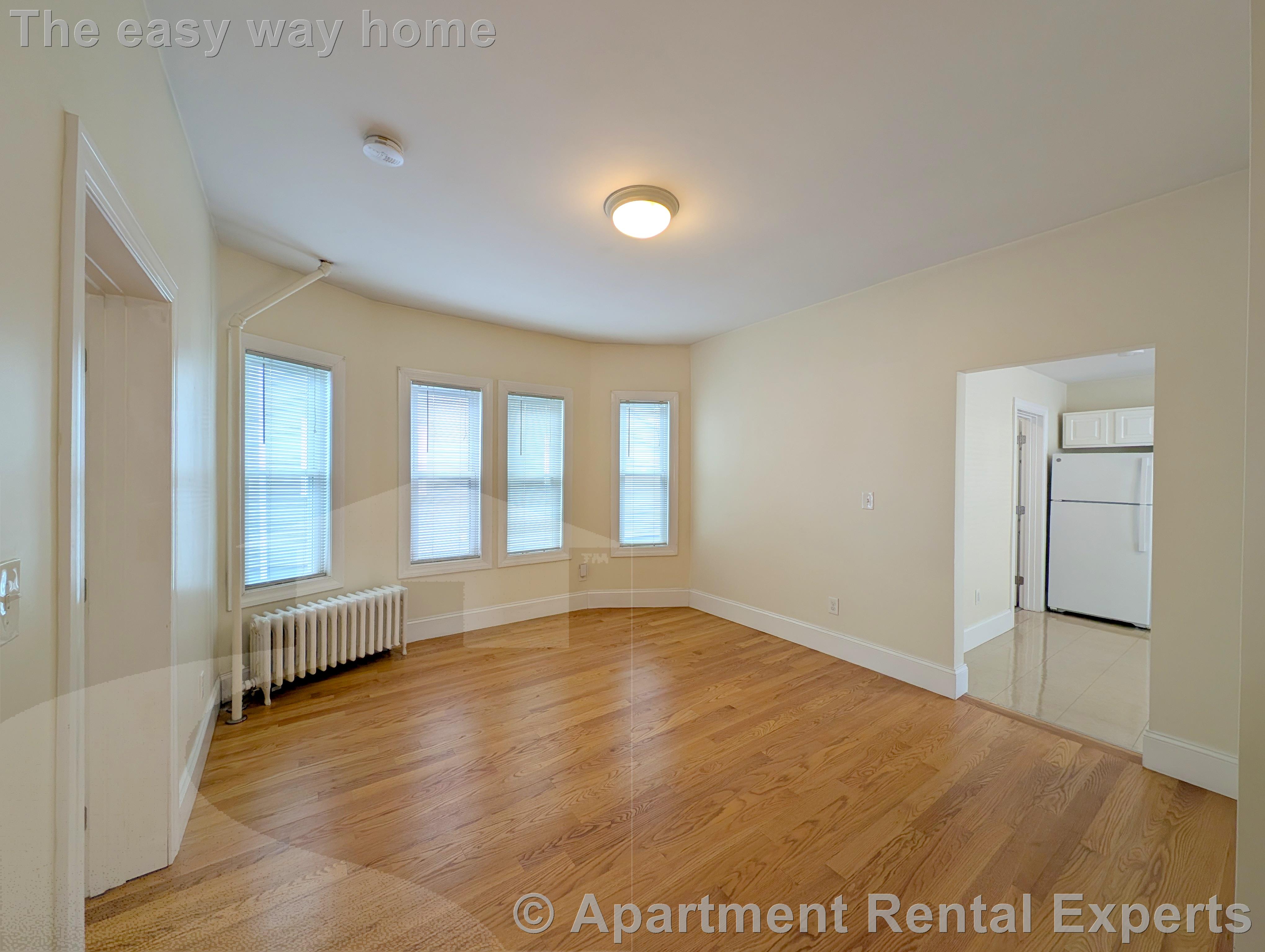 586 Main St, Magoun Square