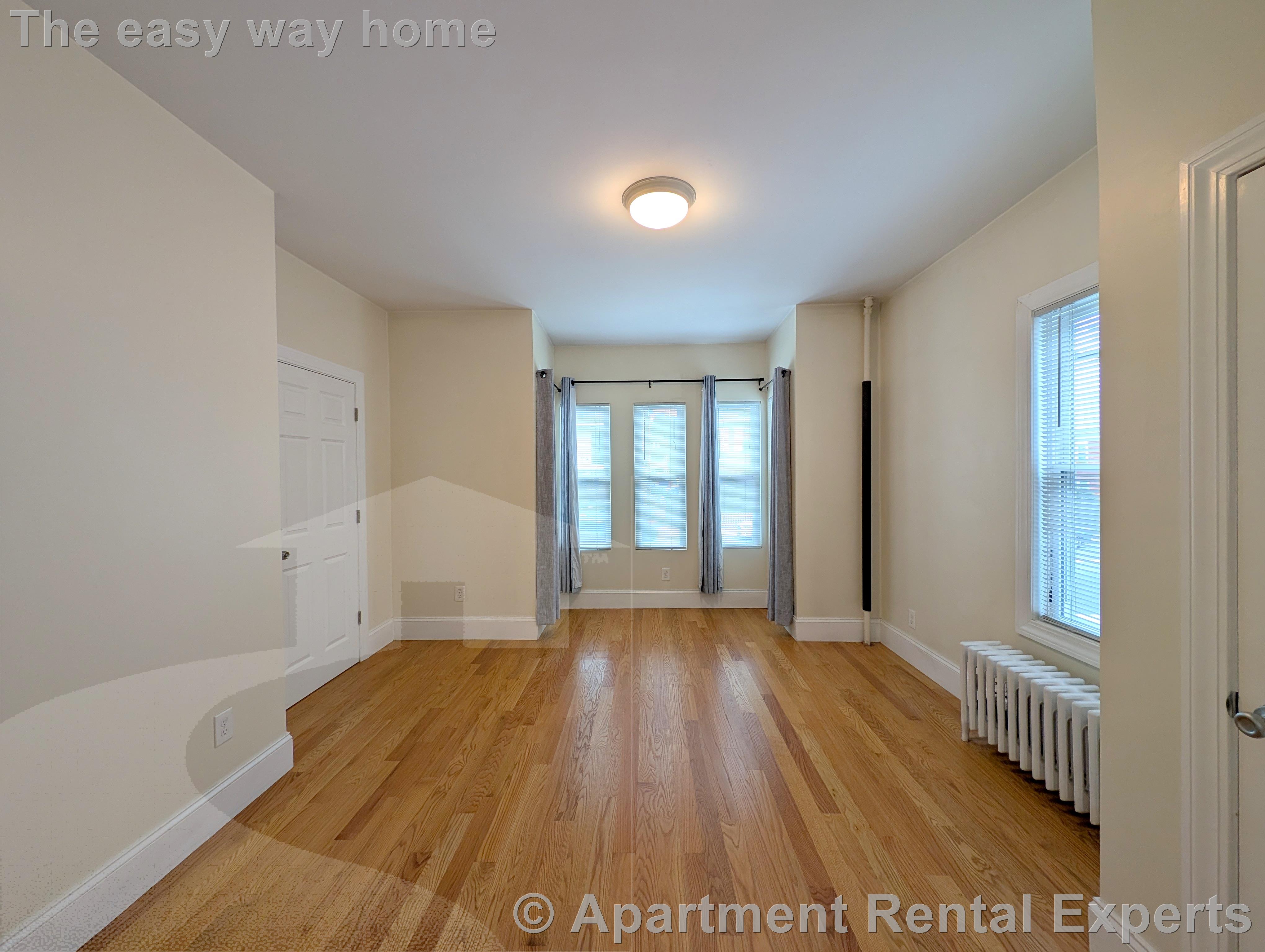 586 Main St, Magoun Square