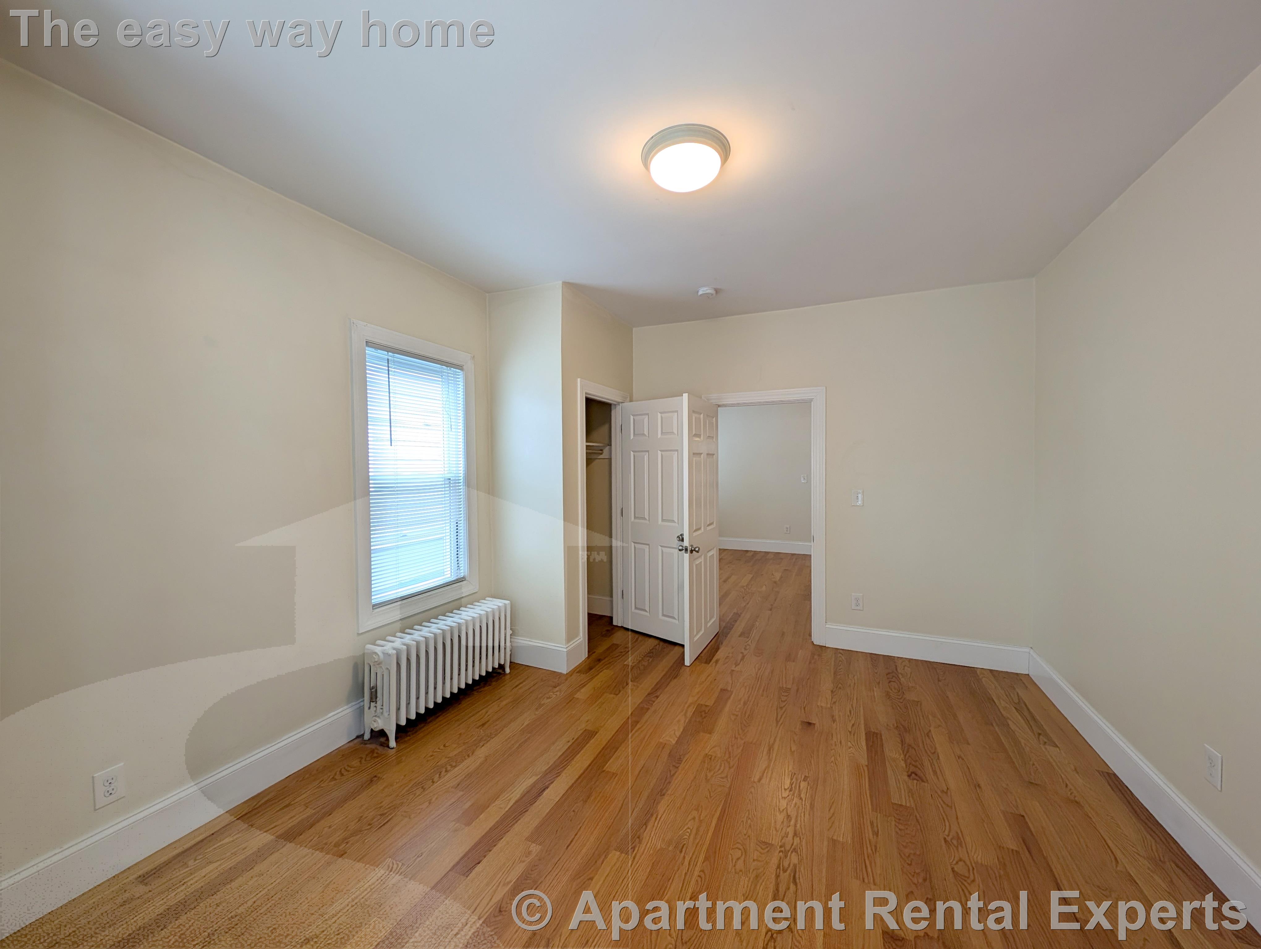 586 Main St, Magoun Square