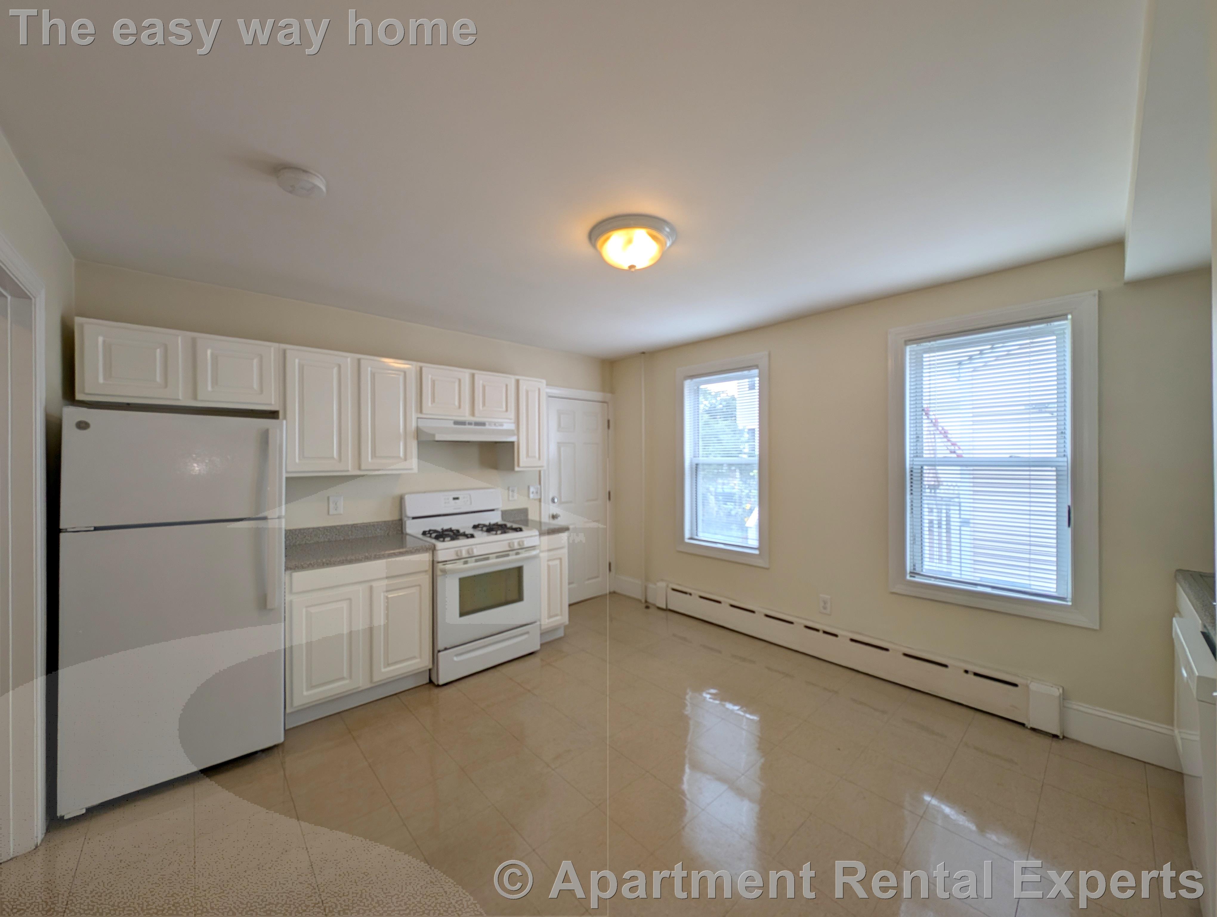 586 Main St, Magoun Square