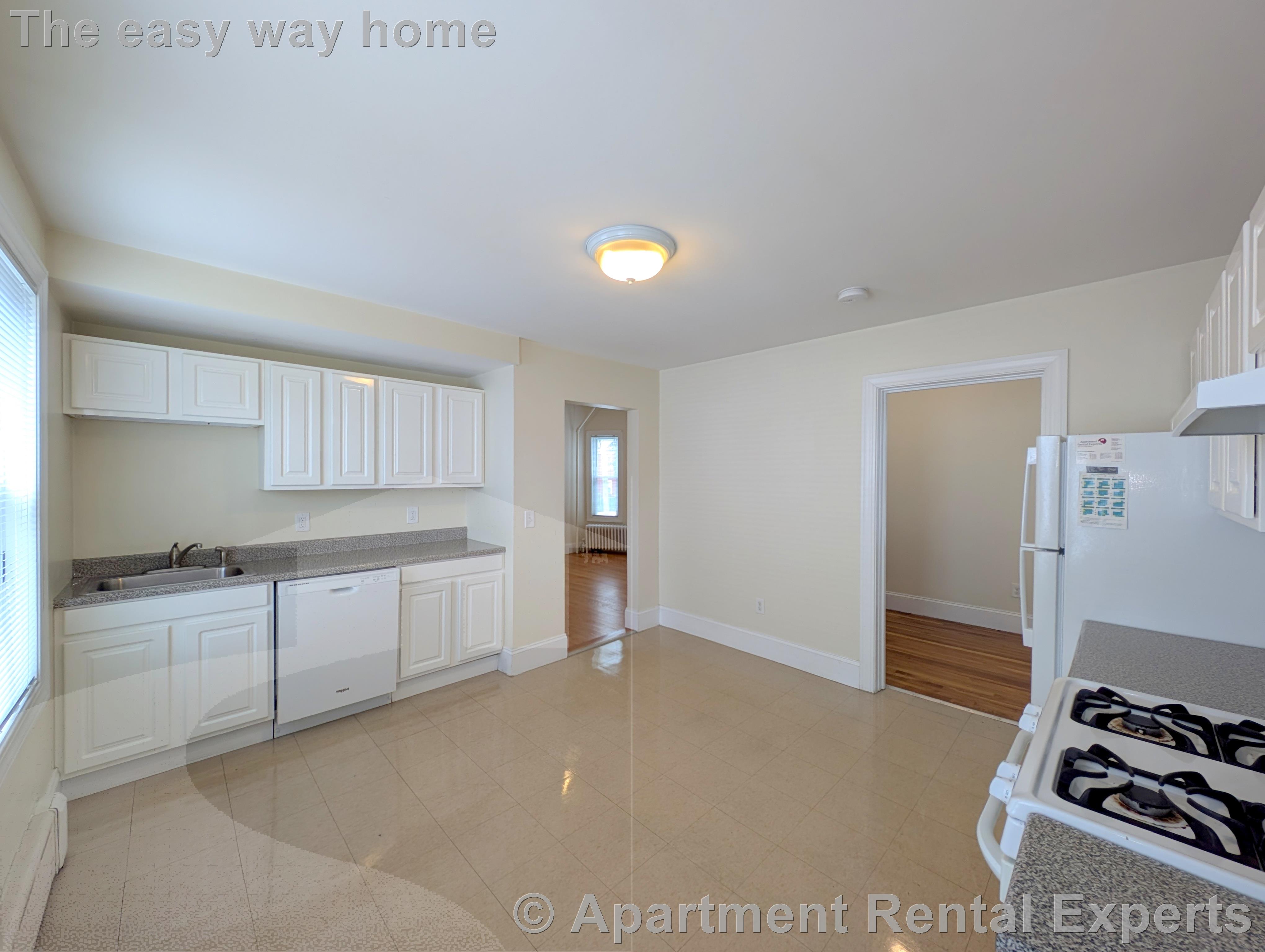 586 Main St, Magoun Square