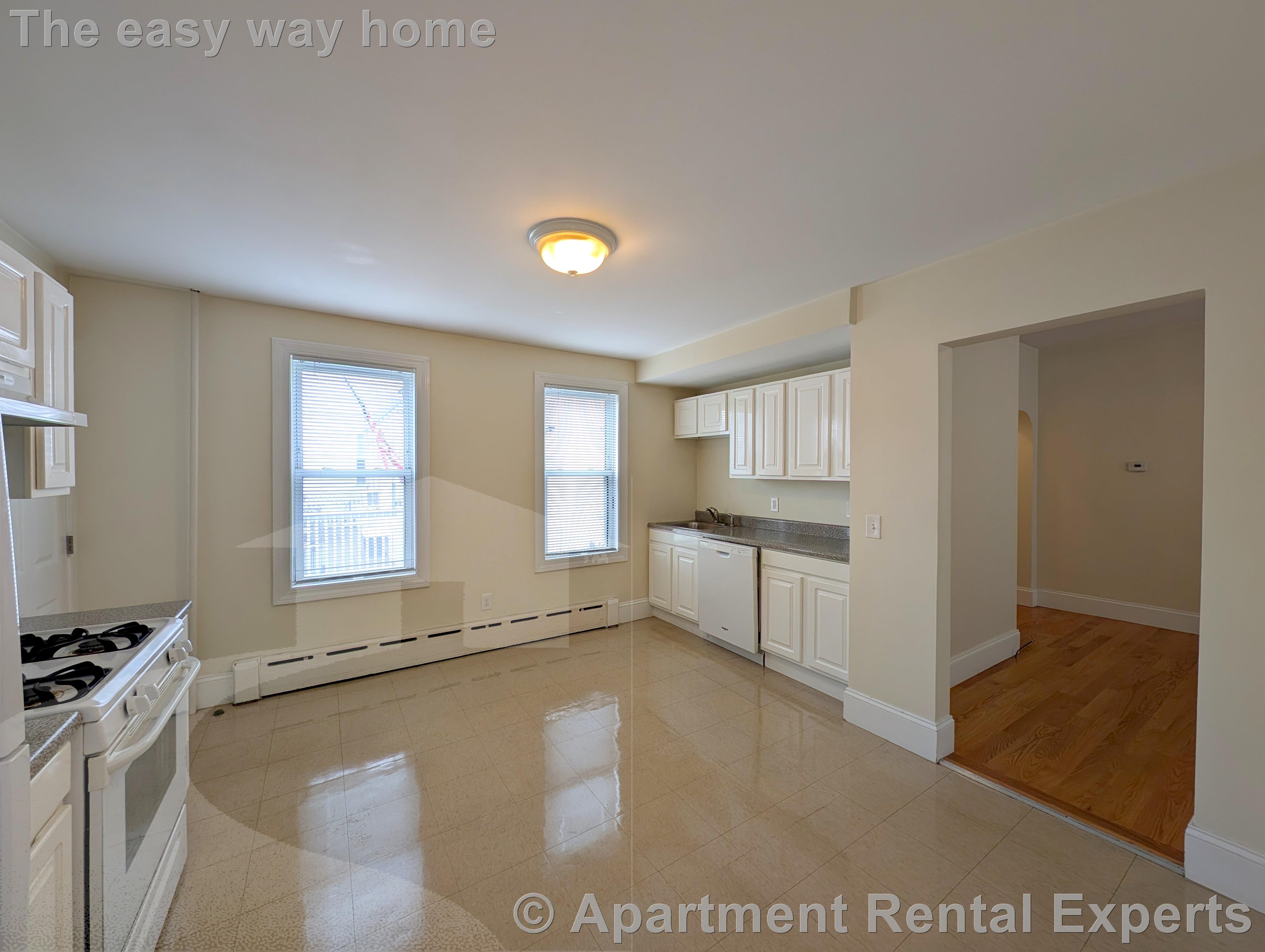 586 Main St, Magoun Square