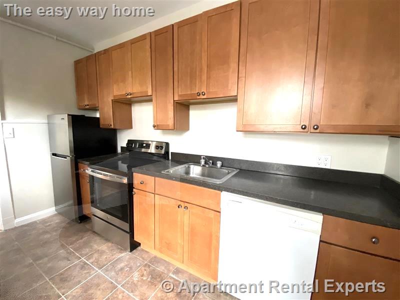 1039 Massachusetts Ave, Harvard Square