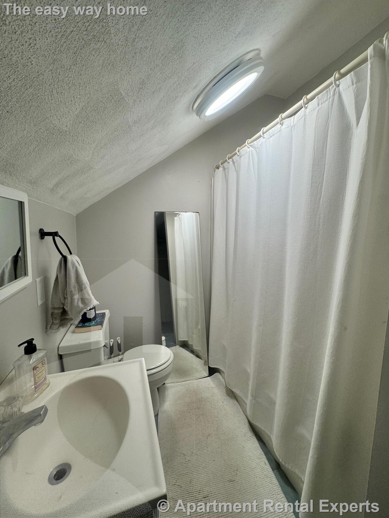 69 Frederick Ave, Tufts