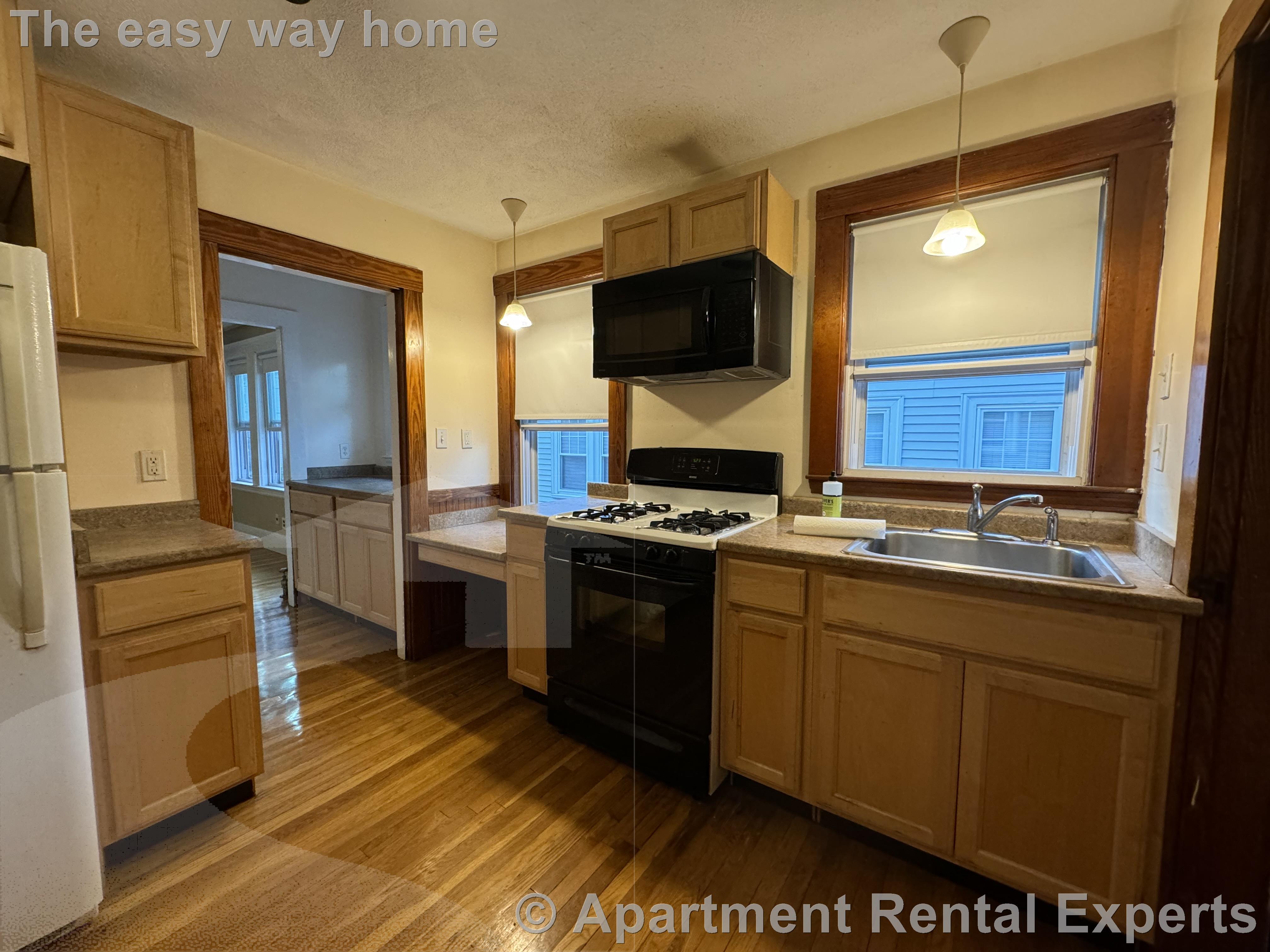 14 Irvington Rd, Tufts