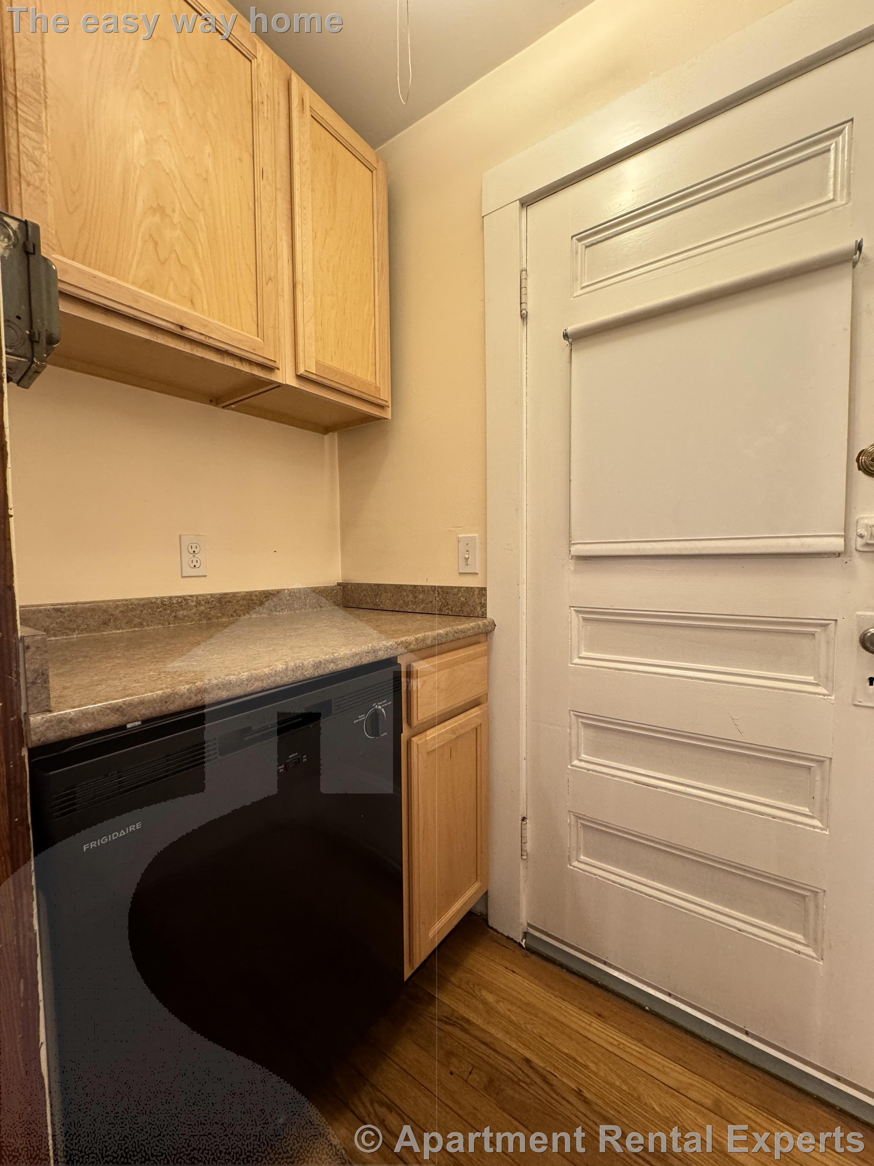 14 Irvington Rd, Tufts