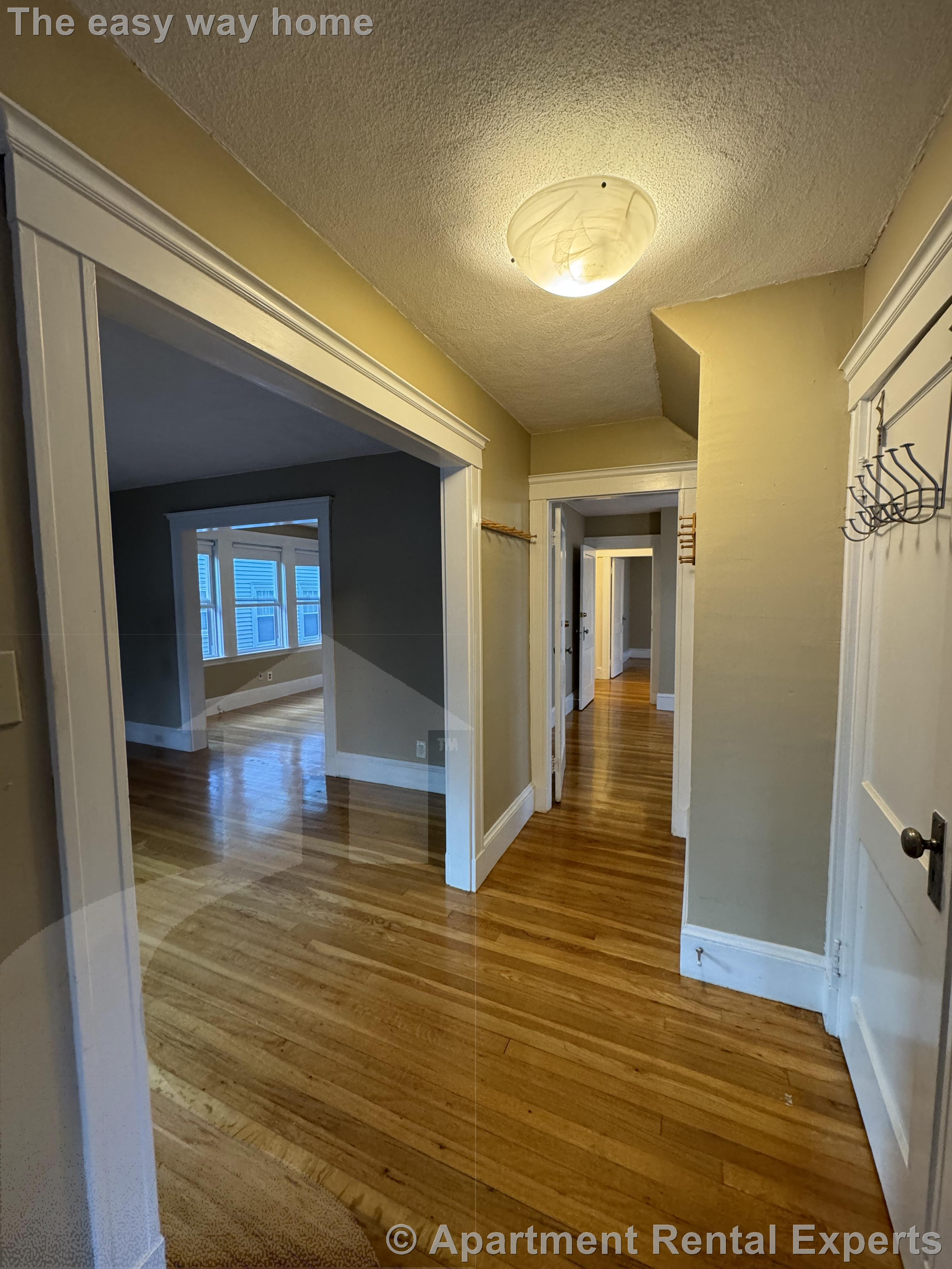 14 Irvington Rd, Tufts