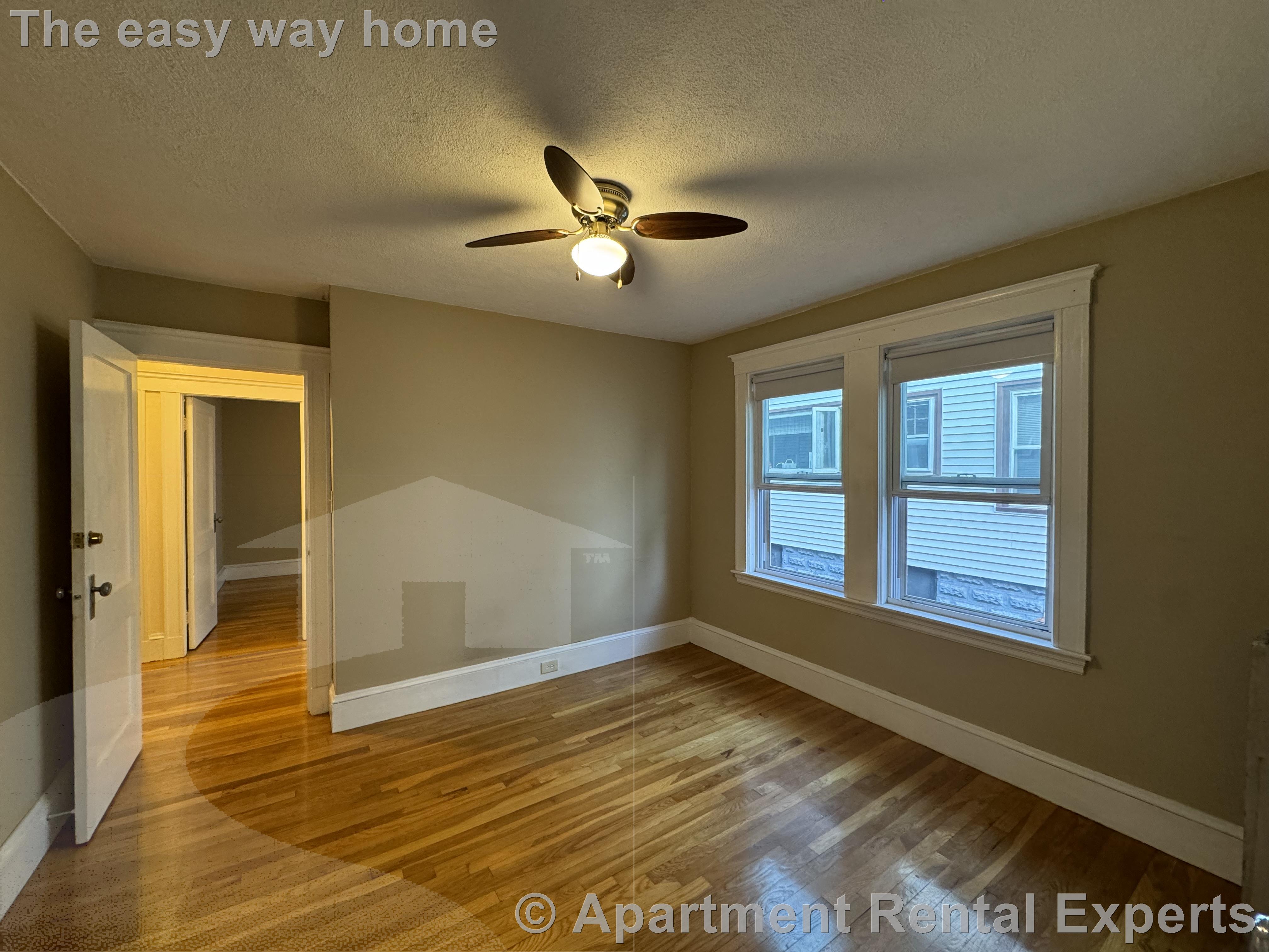 14 Irvington Rd, Tufts