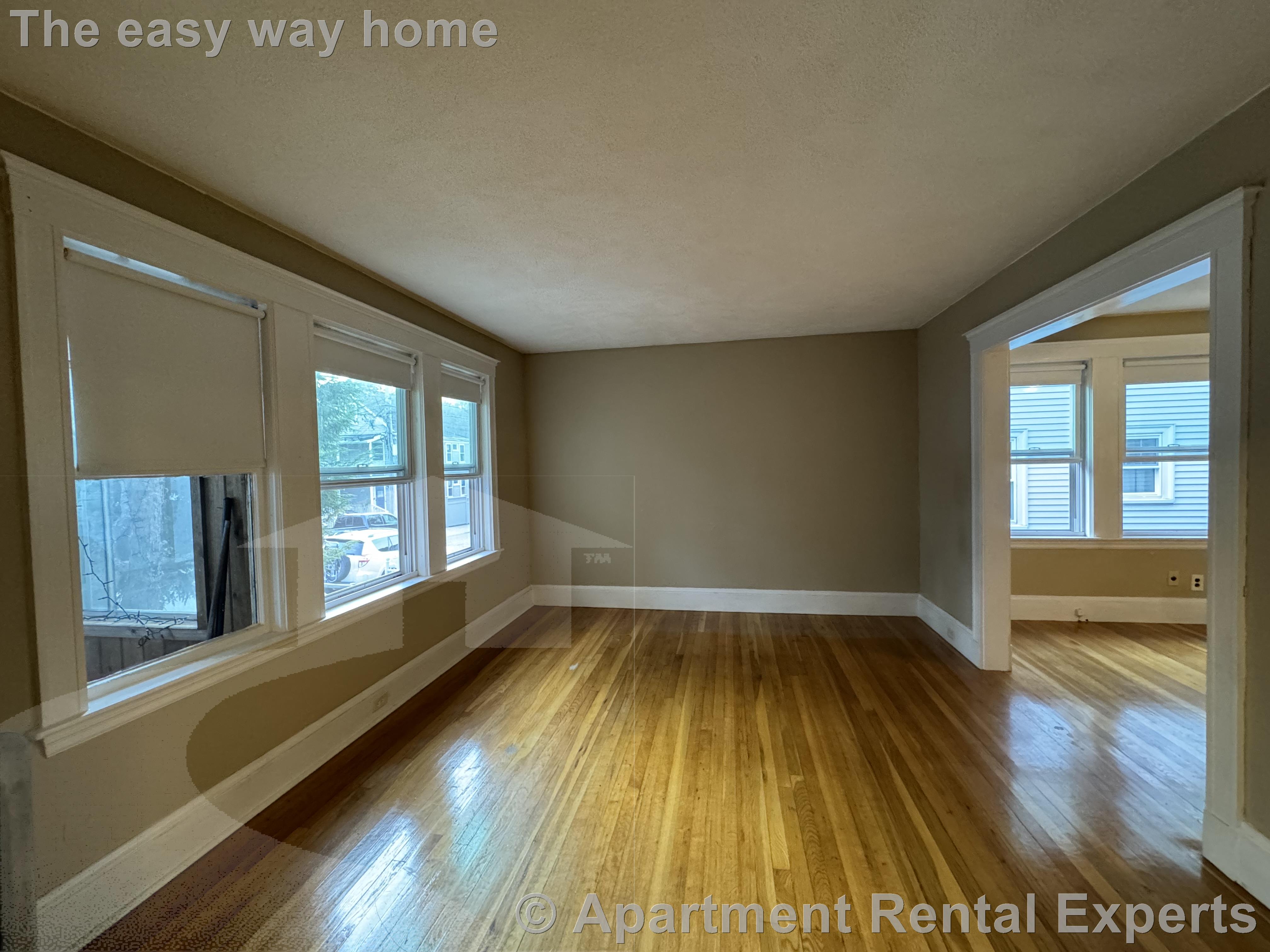 14 Irvington Rd, Tufts