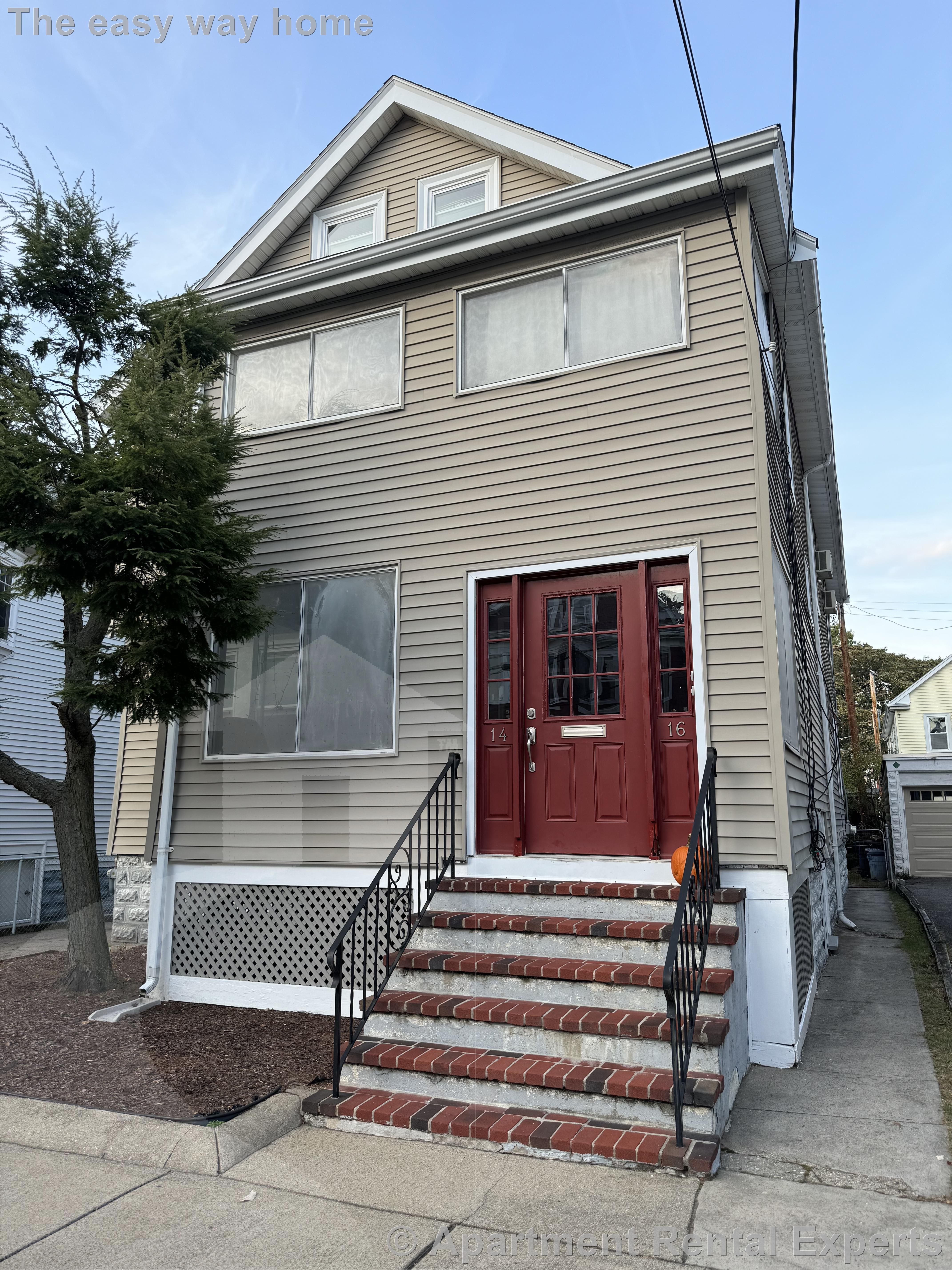 14 Irvington Rd, Tufts